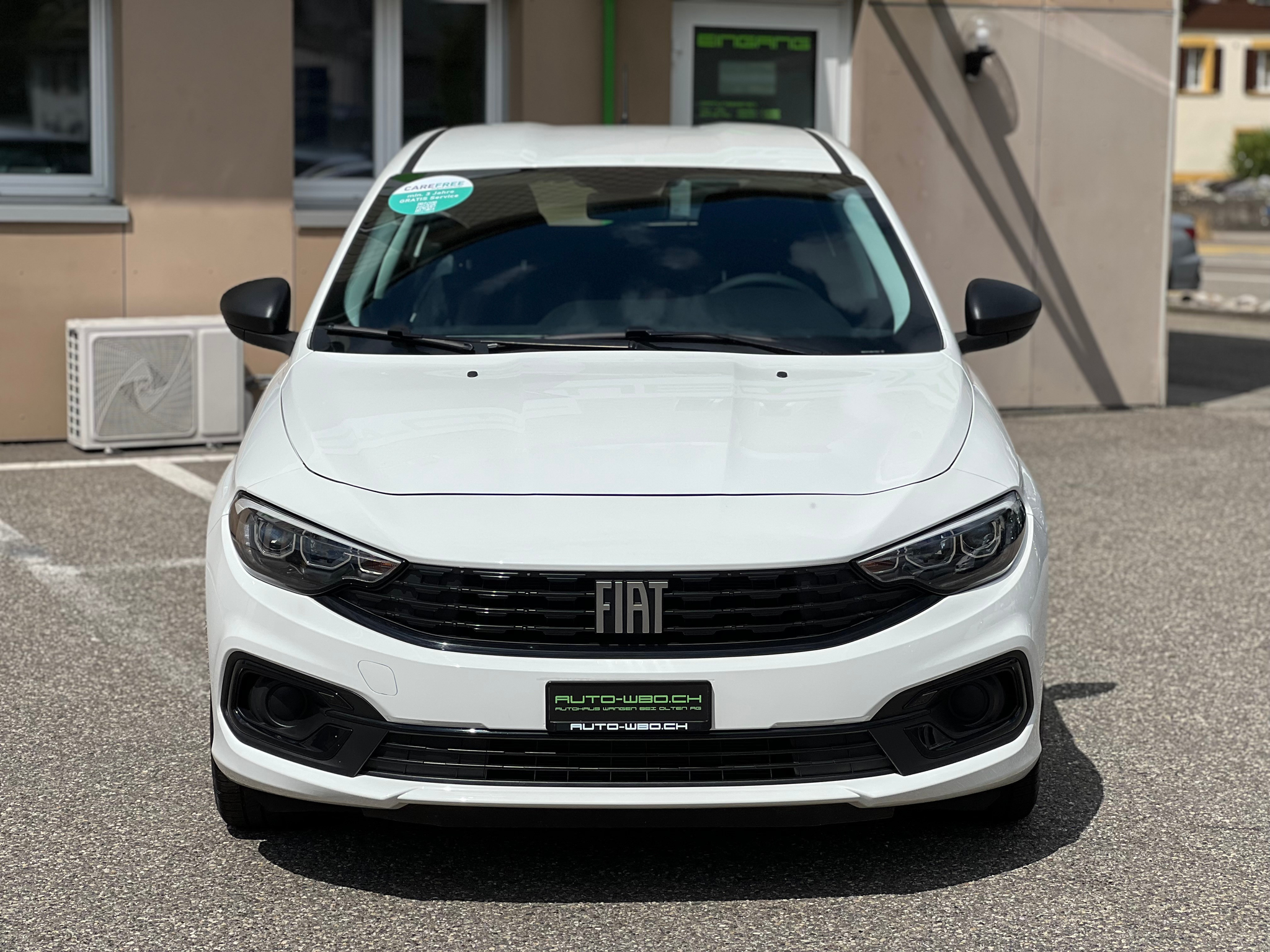 listing desktop thumbnail image 1