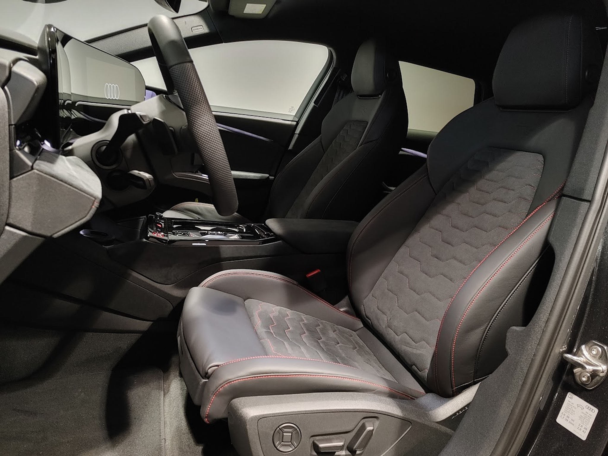 listing desktop thumbnail image 3