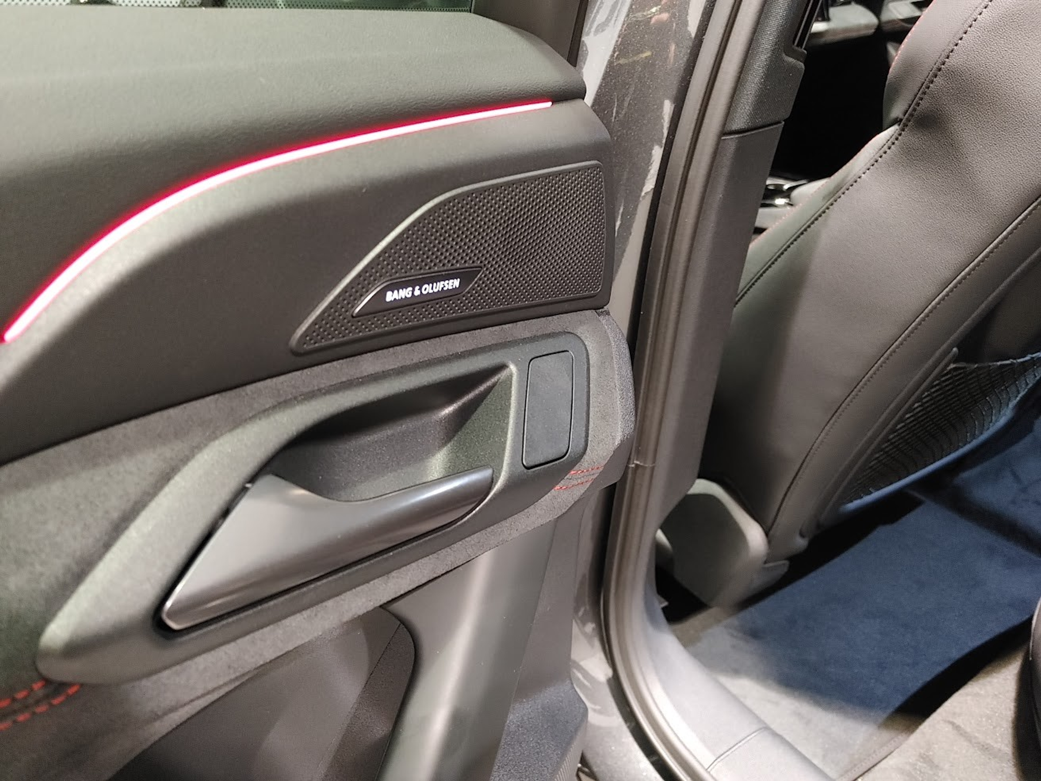 listing desktop thumbnail image 11