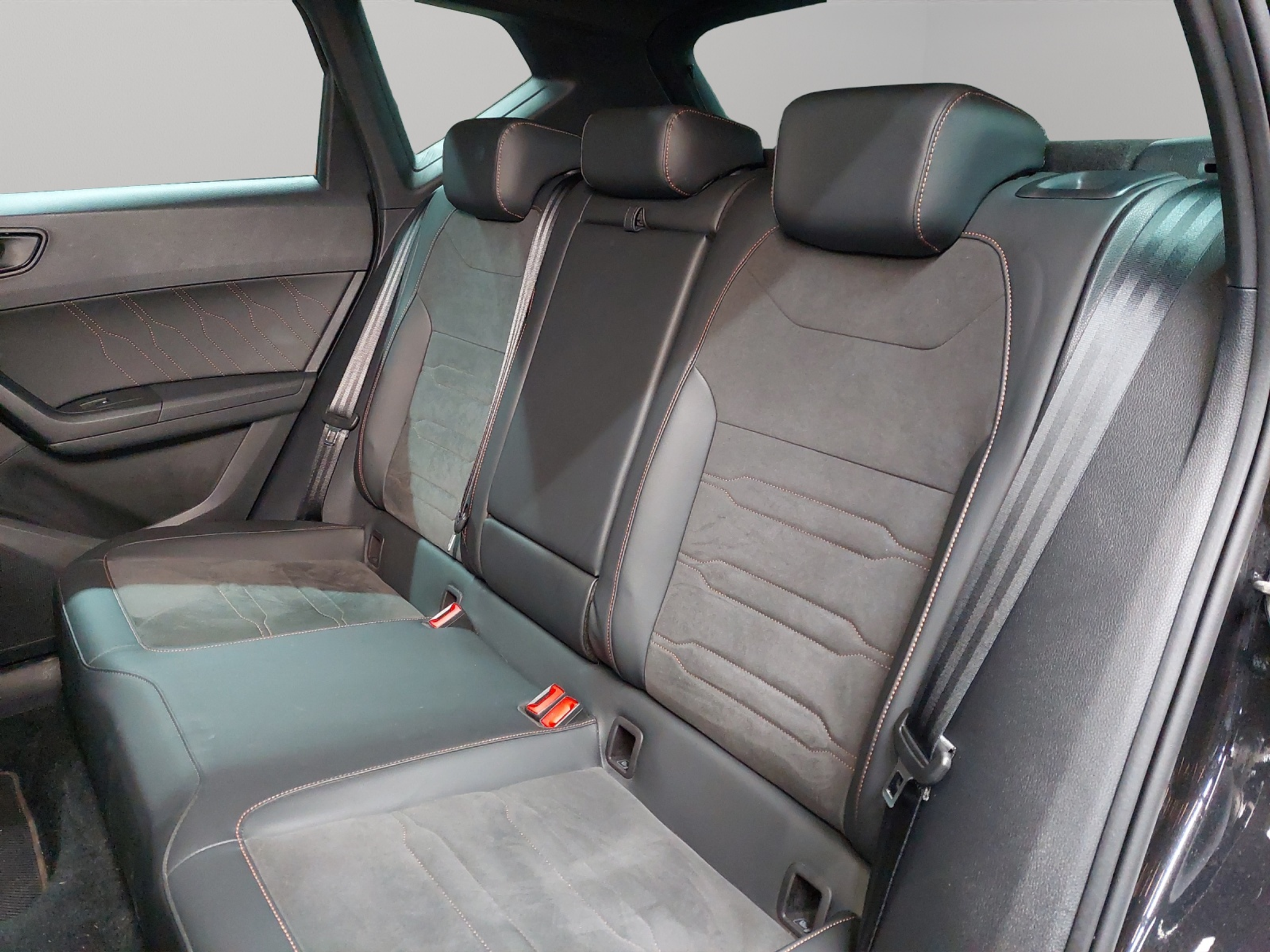 listing desktop thumbnail image 7