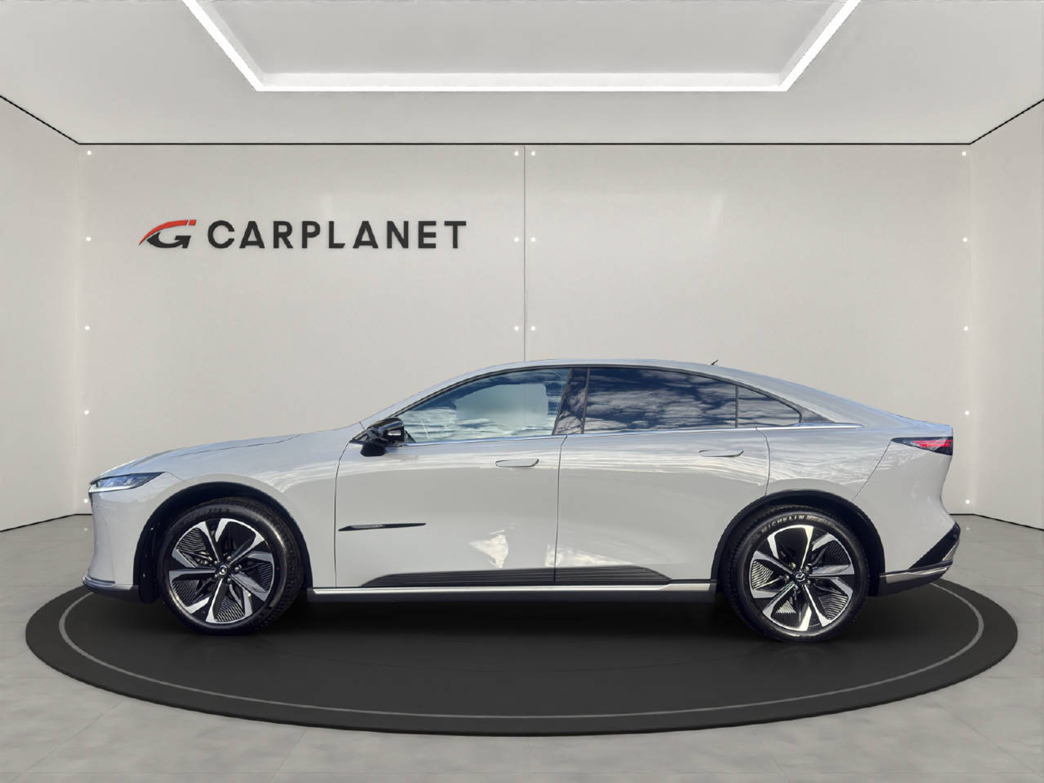 listing desktop thumbnail image 1