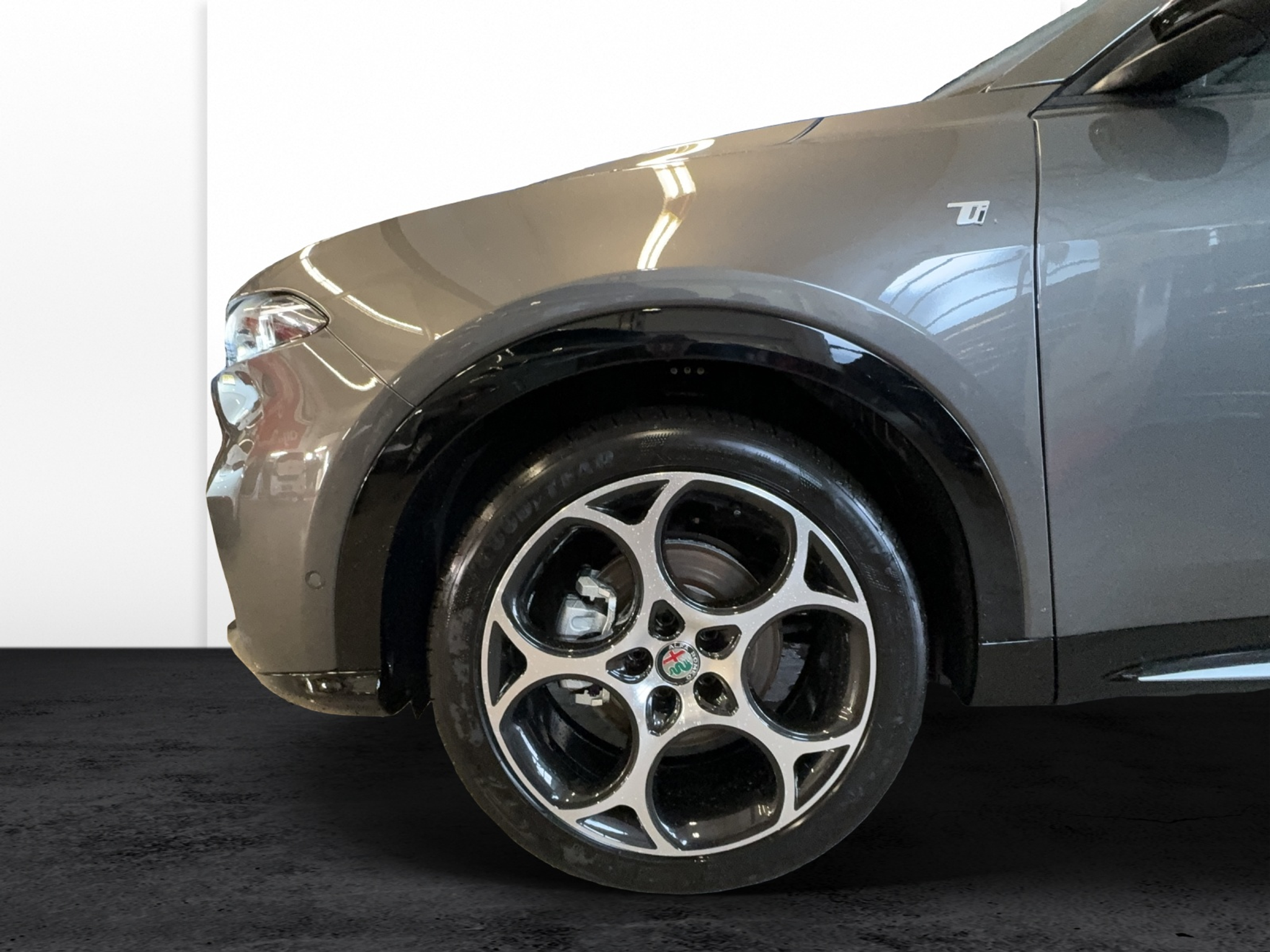 listing desktop thumbnail image 15