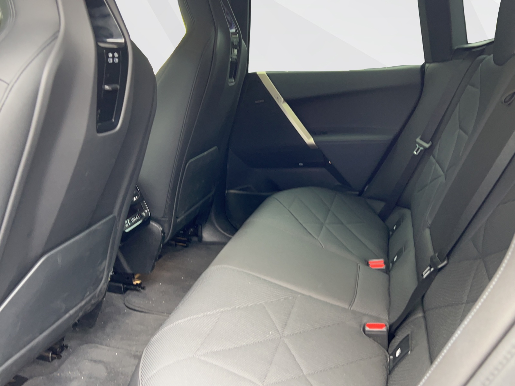 listing desktop thumbnail image 14