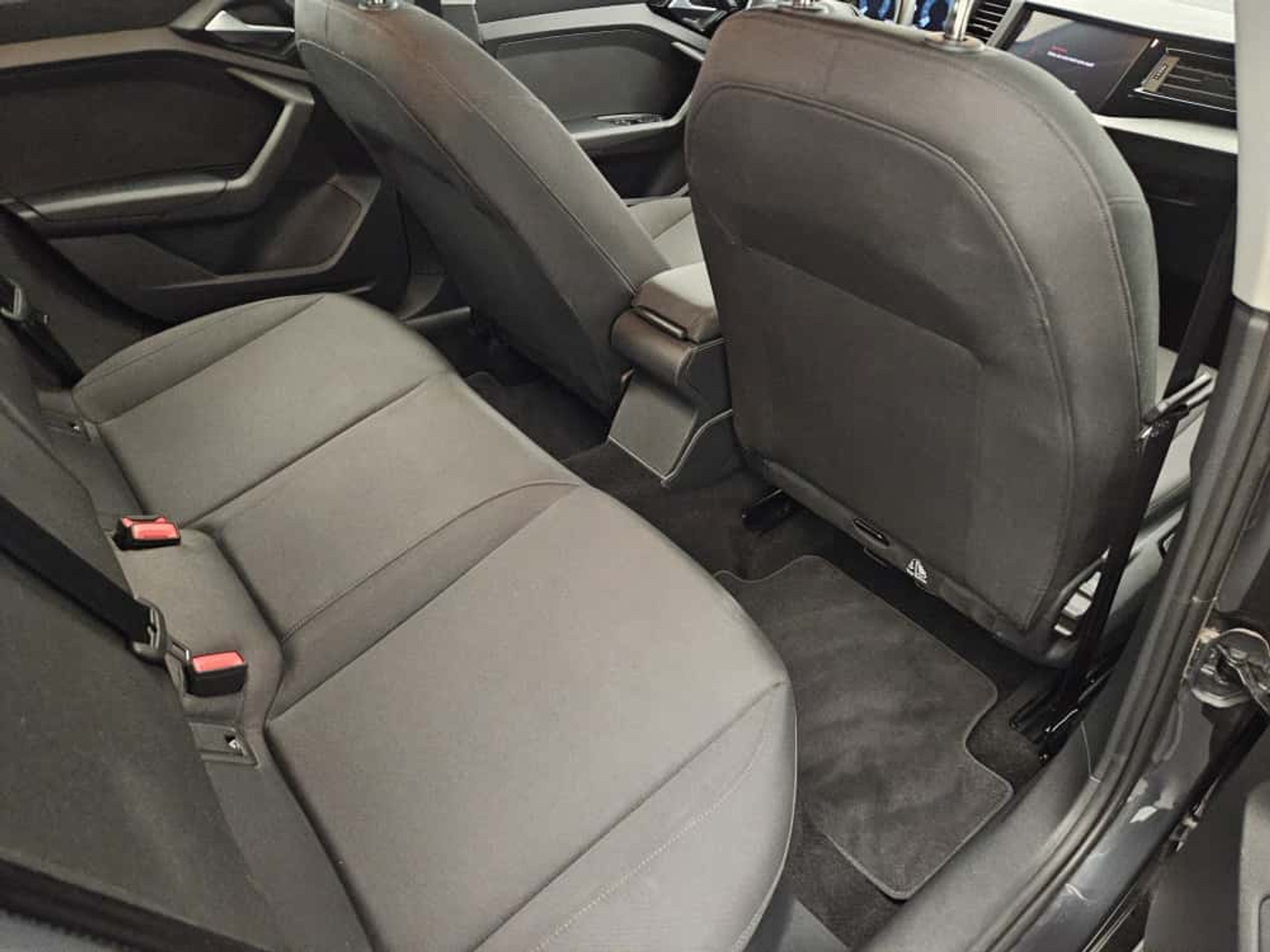 listing desktop thumbnail image 13