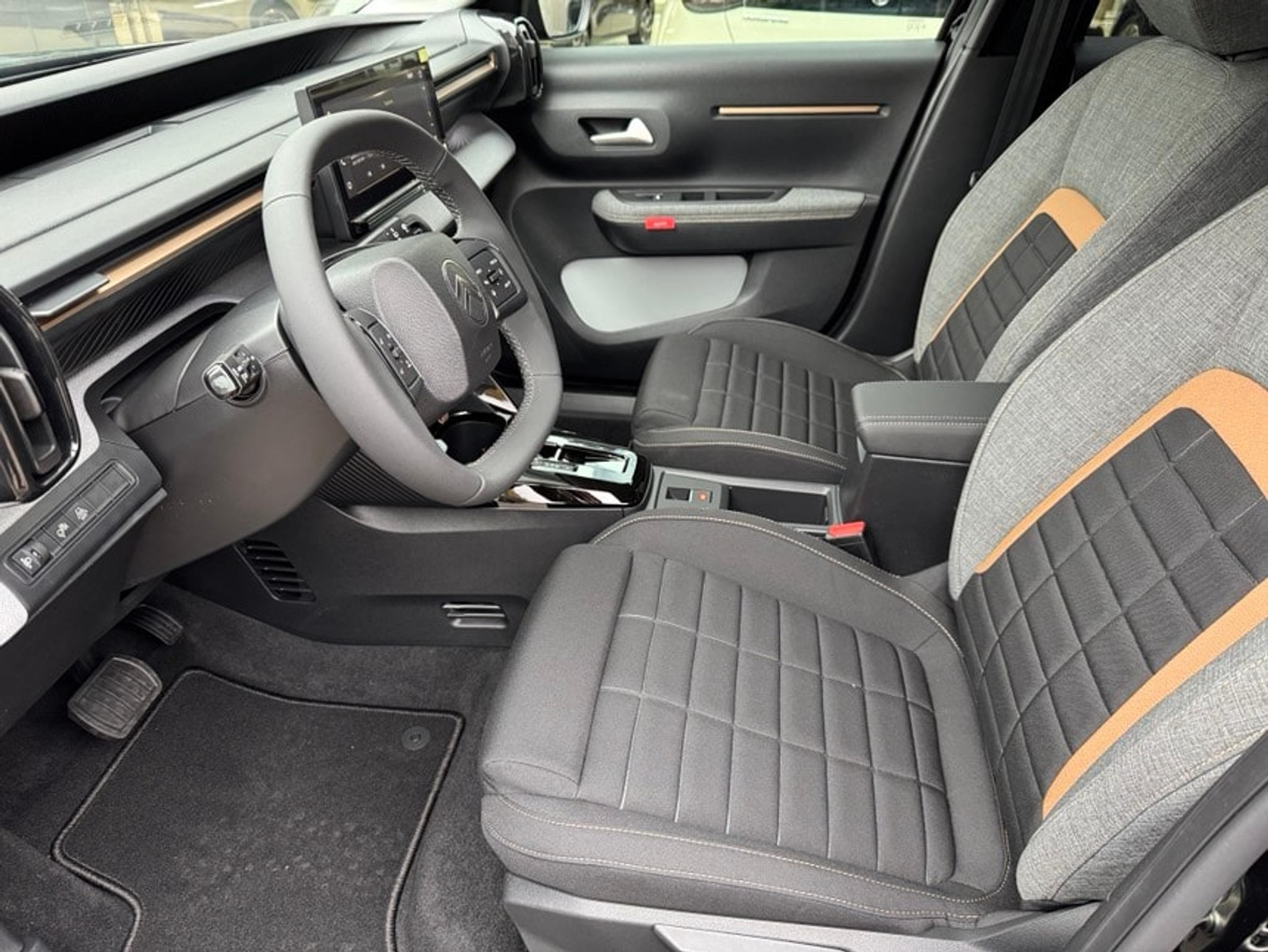 listing desktop thumbnail image 2