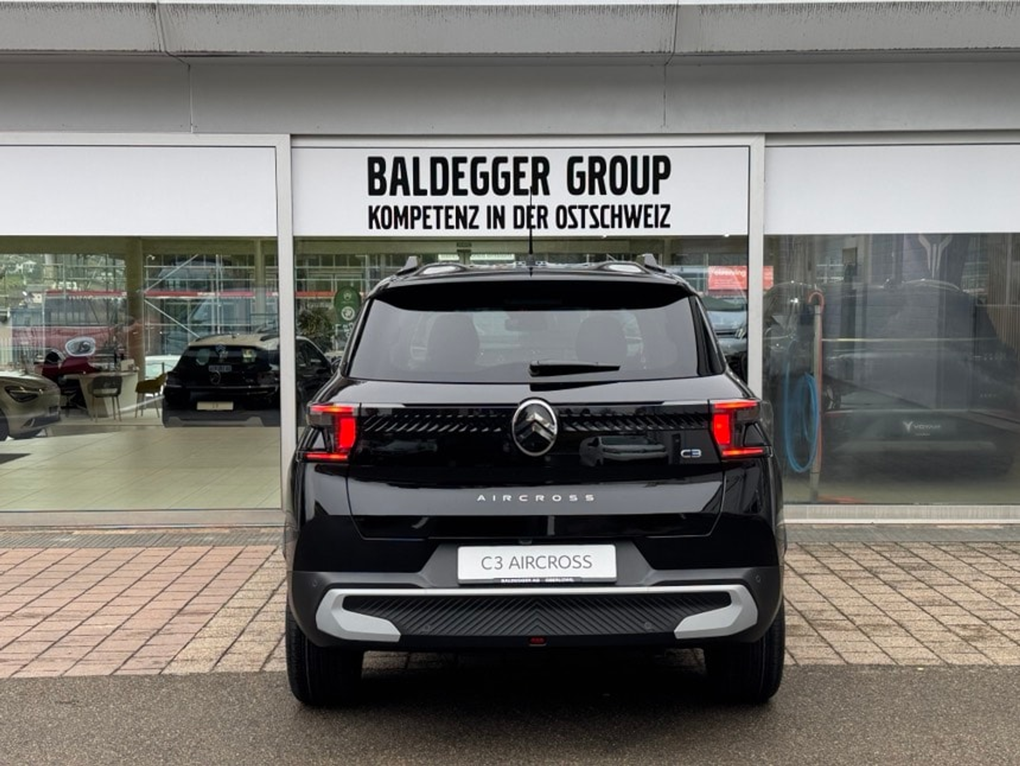 listing desktop thumbnail image 7