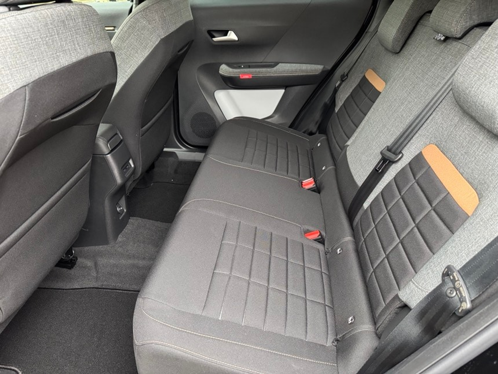 listing desktop thumbnail image 3