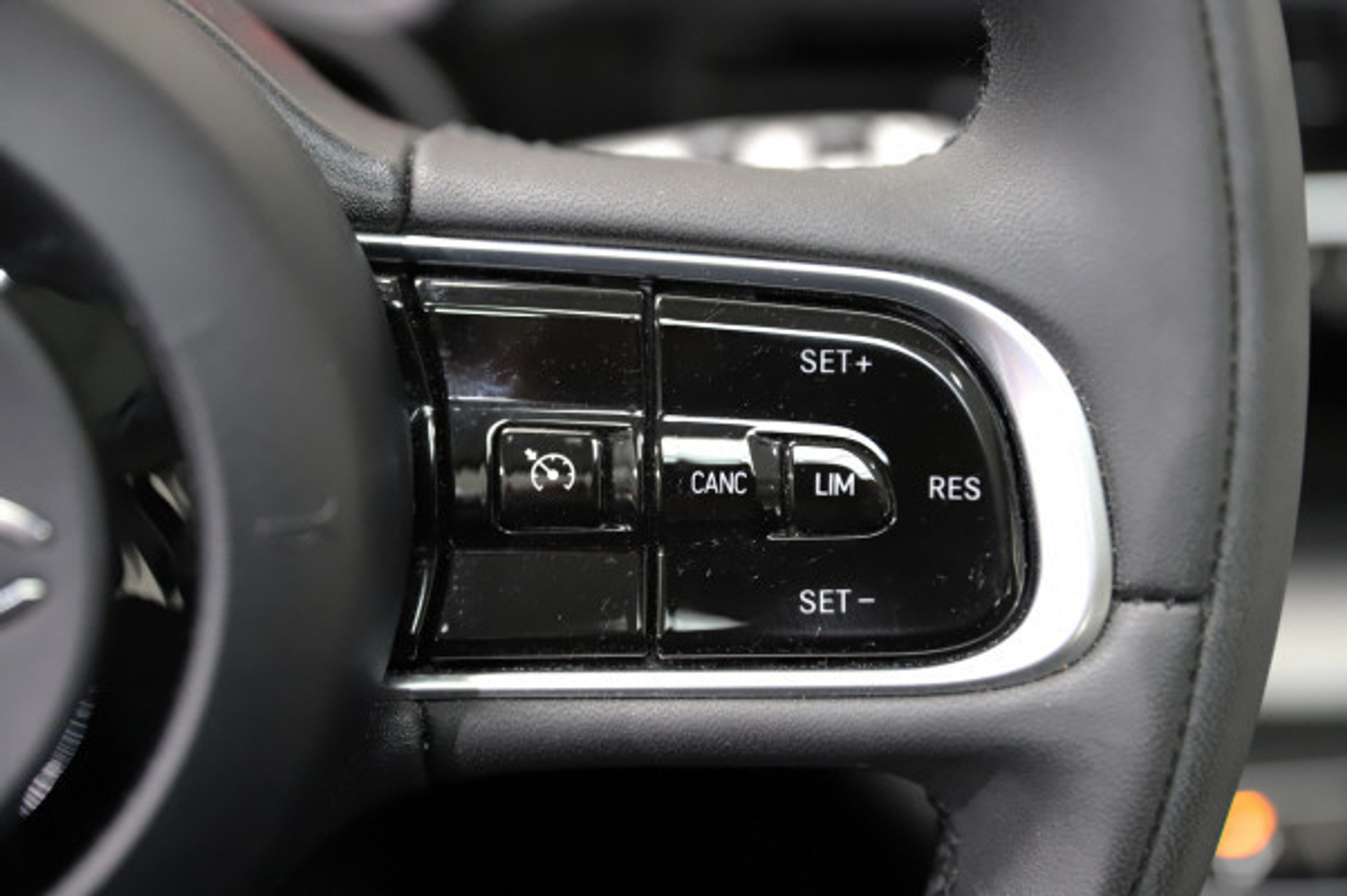 listing desktop thumbnail image 13