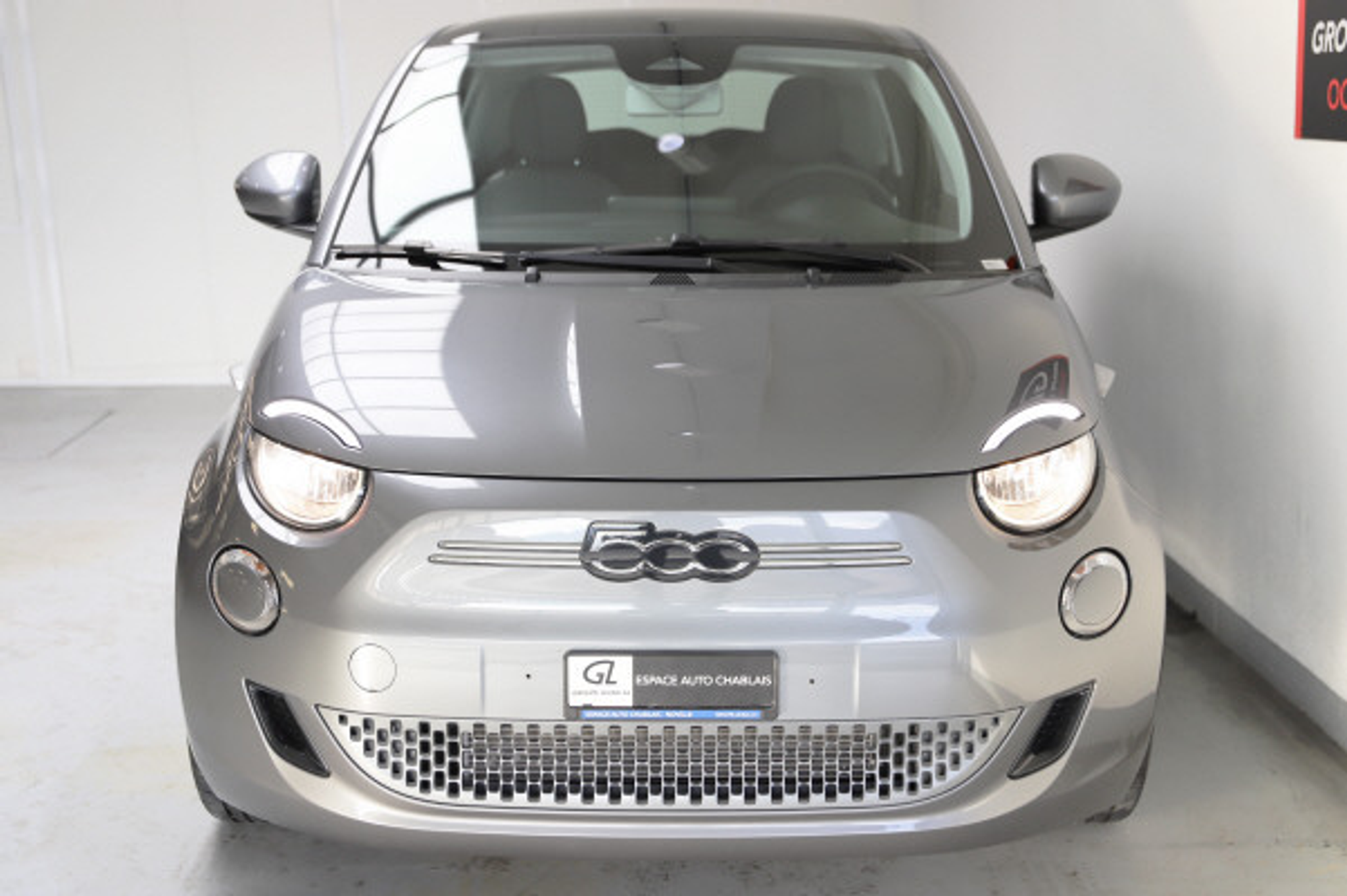 listing desktop thumbnail image 4