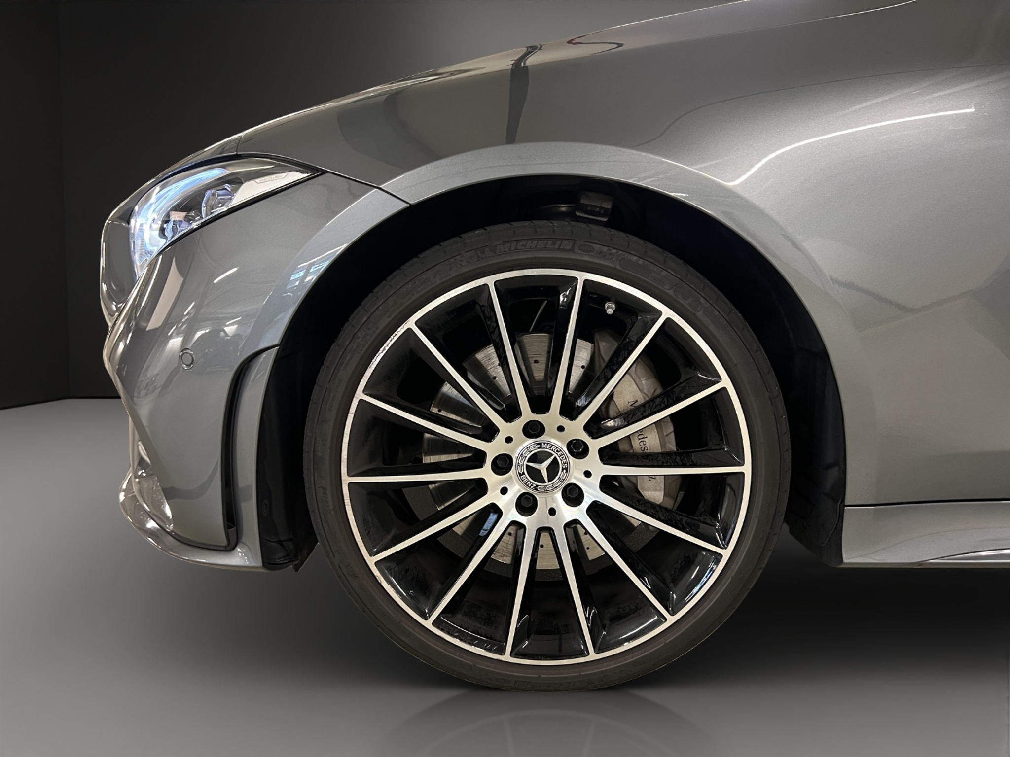 listing desktop thumbnail image 16