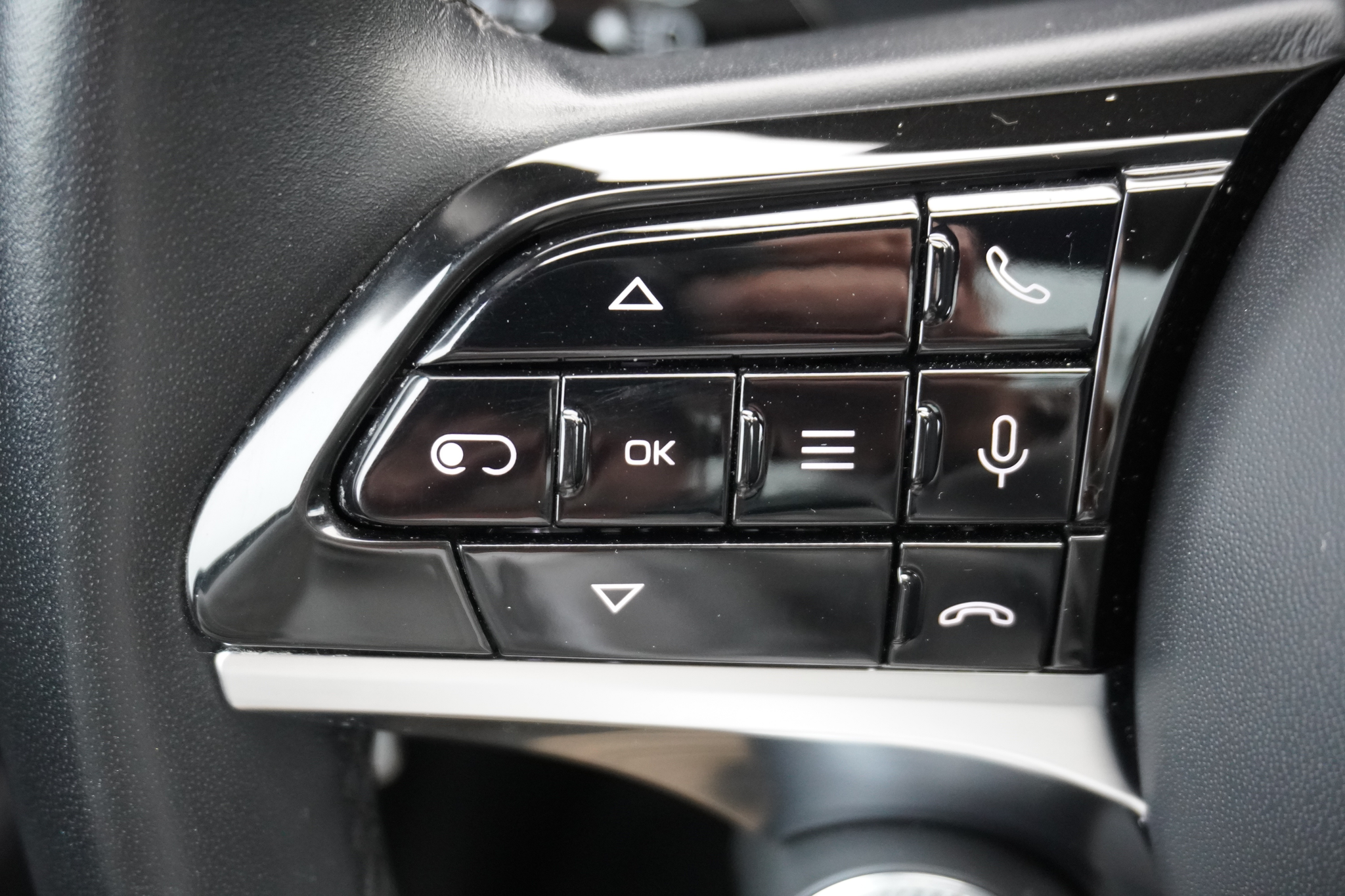 listing desktop thumbnail image 25