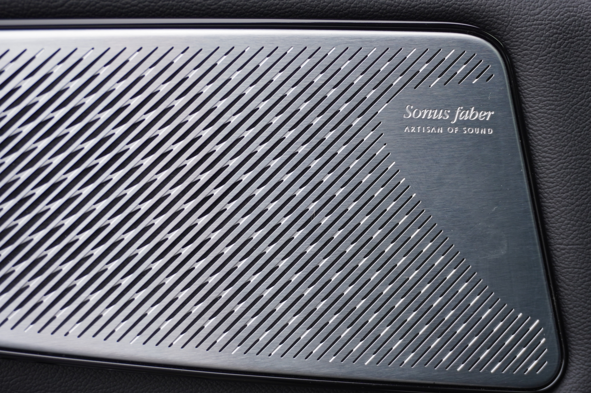 listing desktop thumbnail image 12