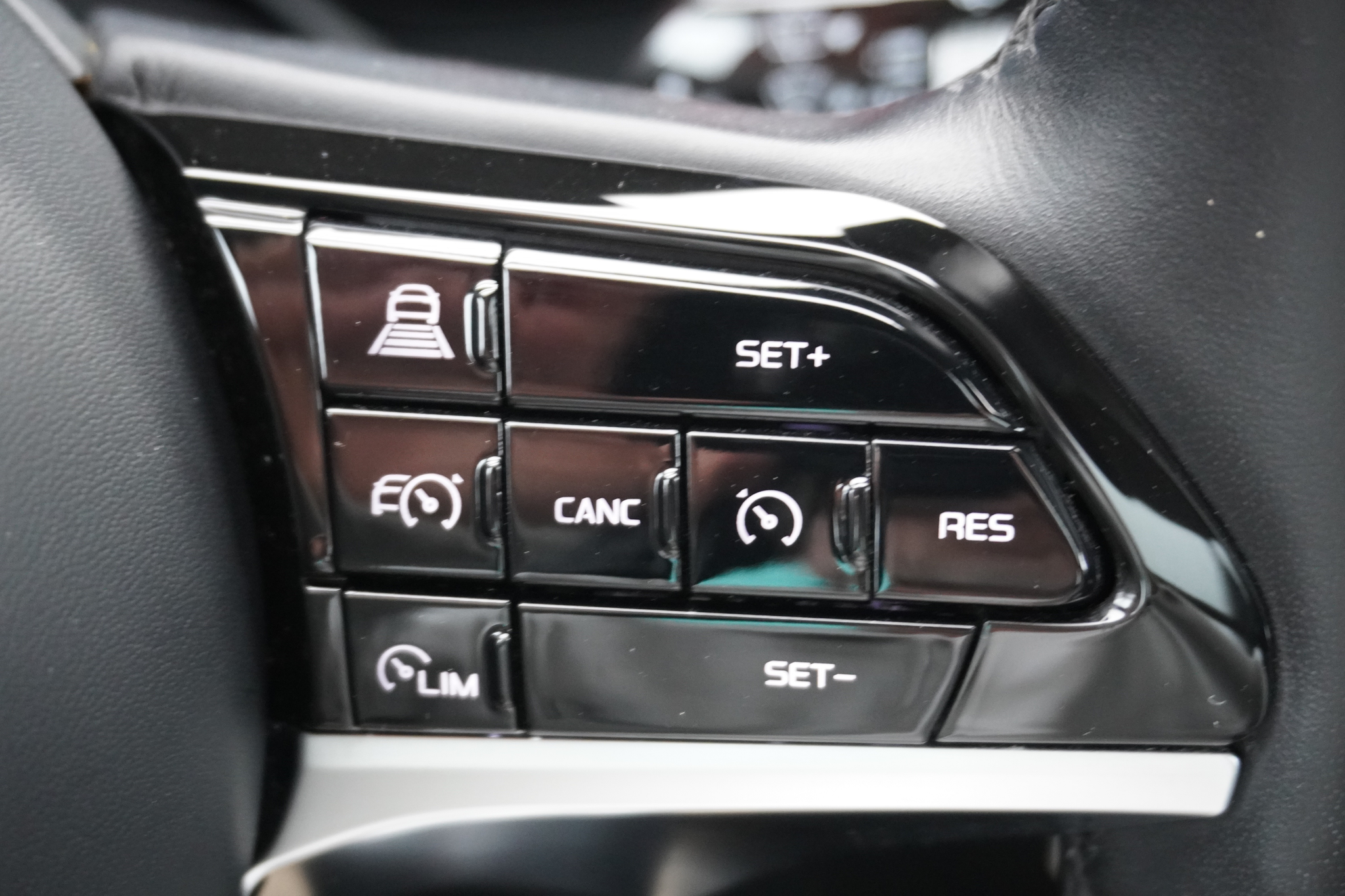 listing desktop thumbnail image 26