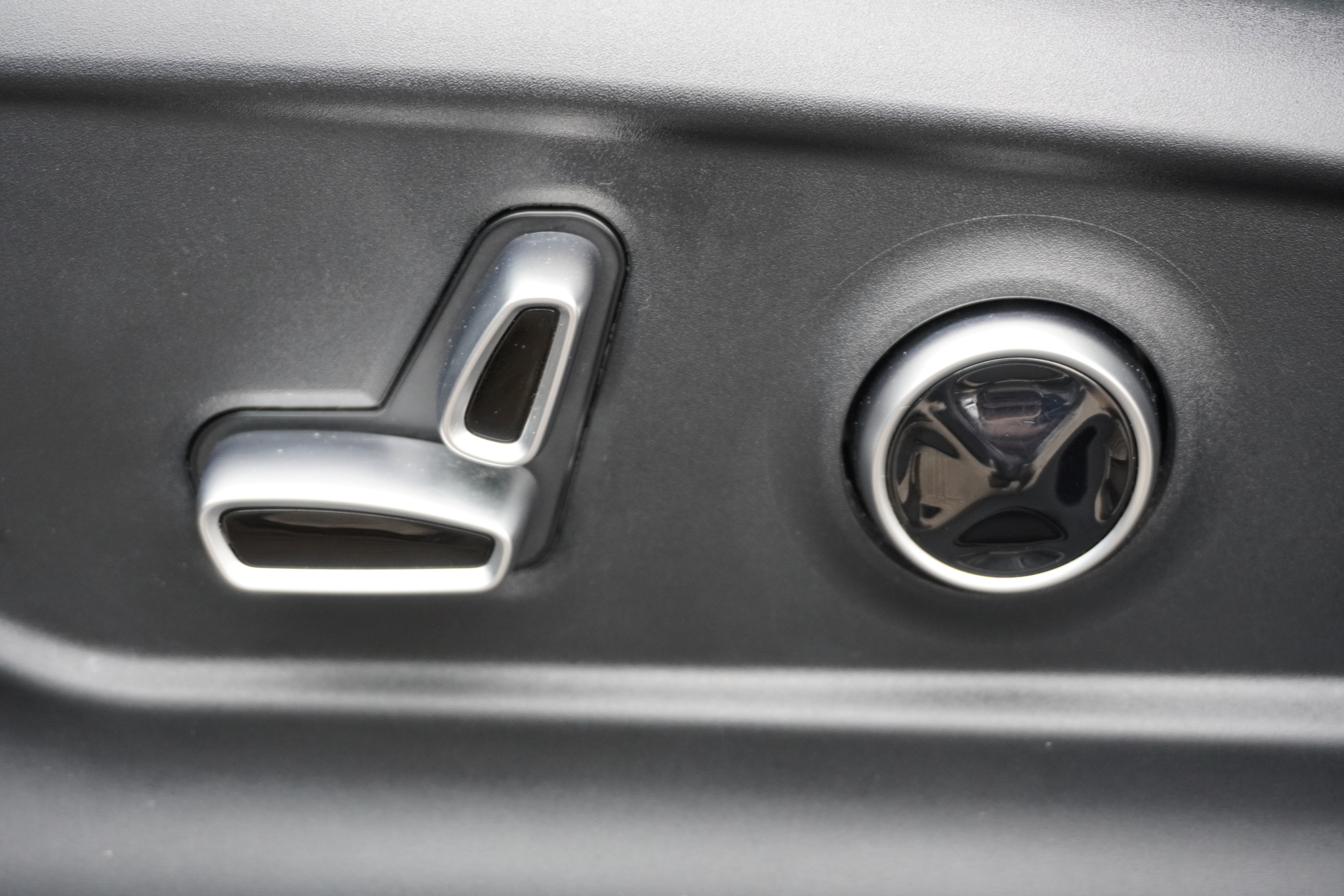 listing desktop thumbnail image 13