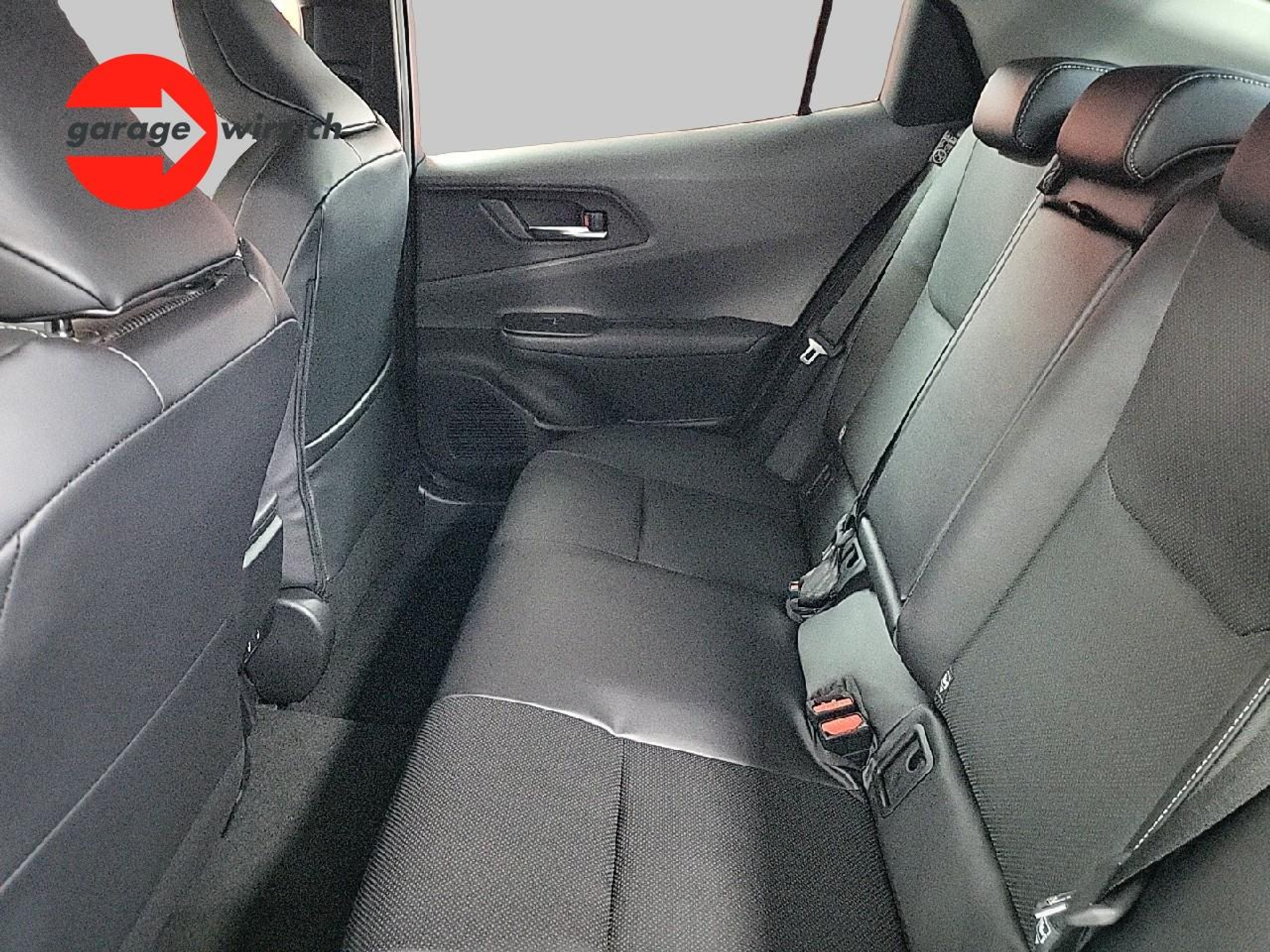 listing desktop thumbnail image 8