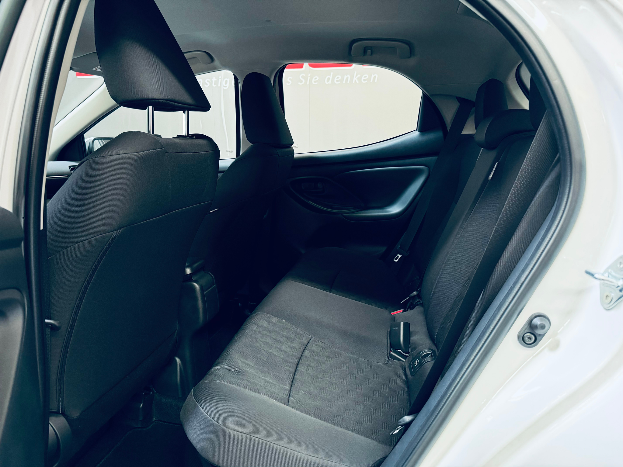 listing desktop thumbnail image 12