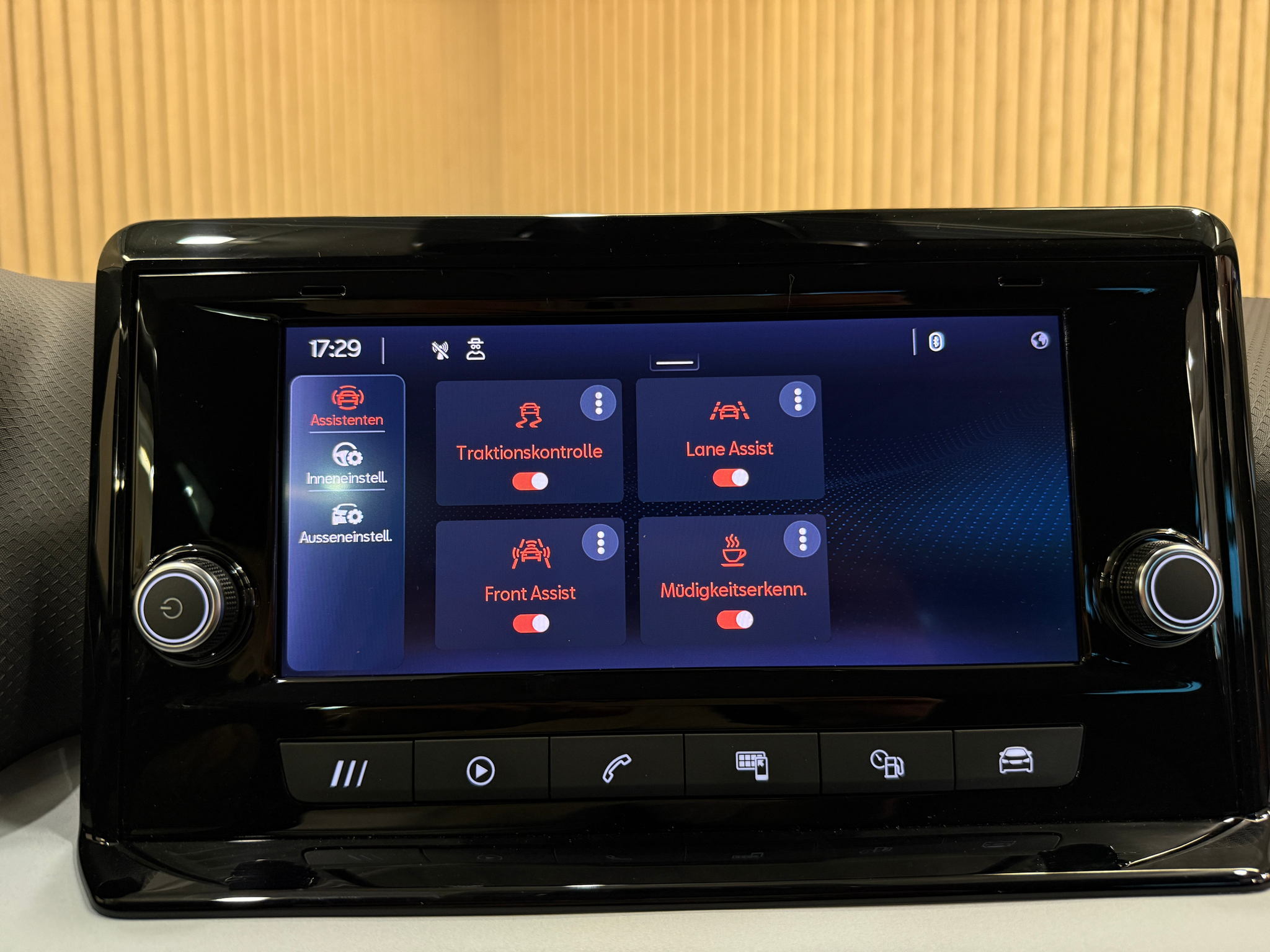 listing desktop thumbnail image 13