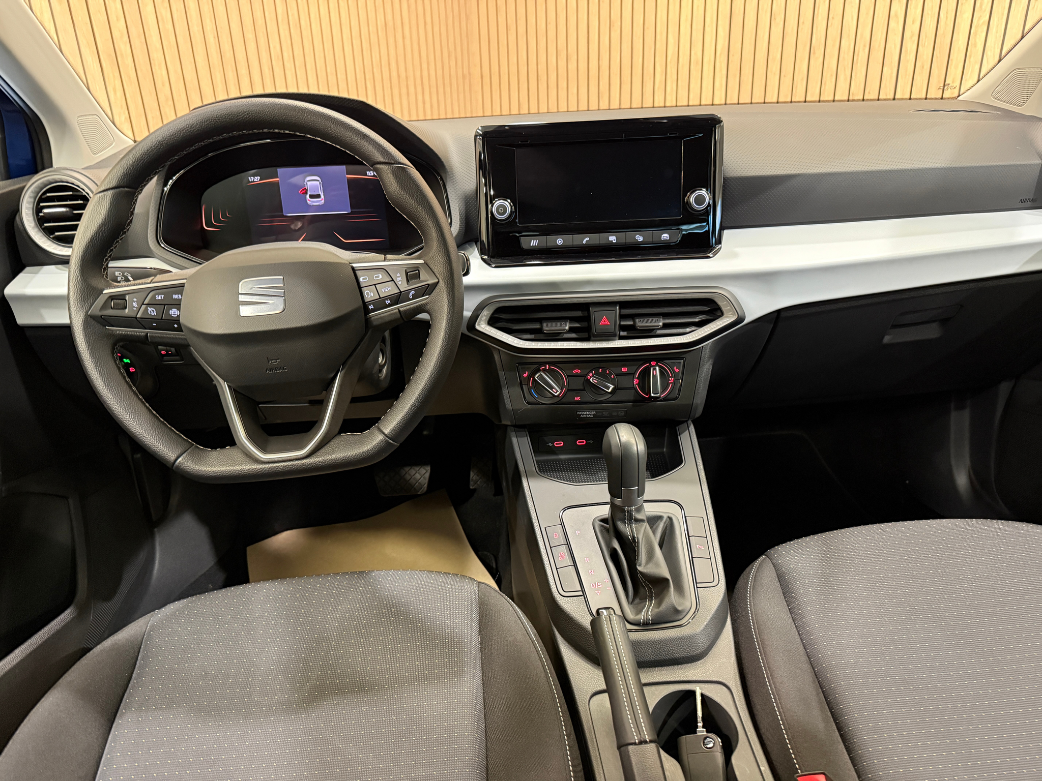 listing desktop thumbnail image 6