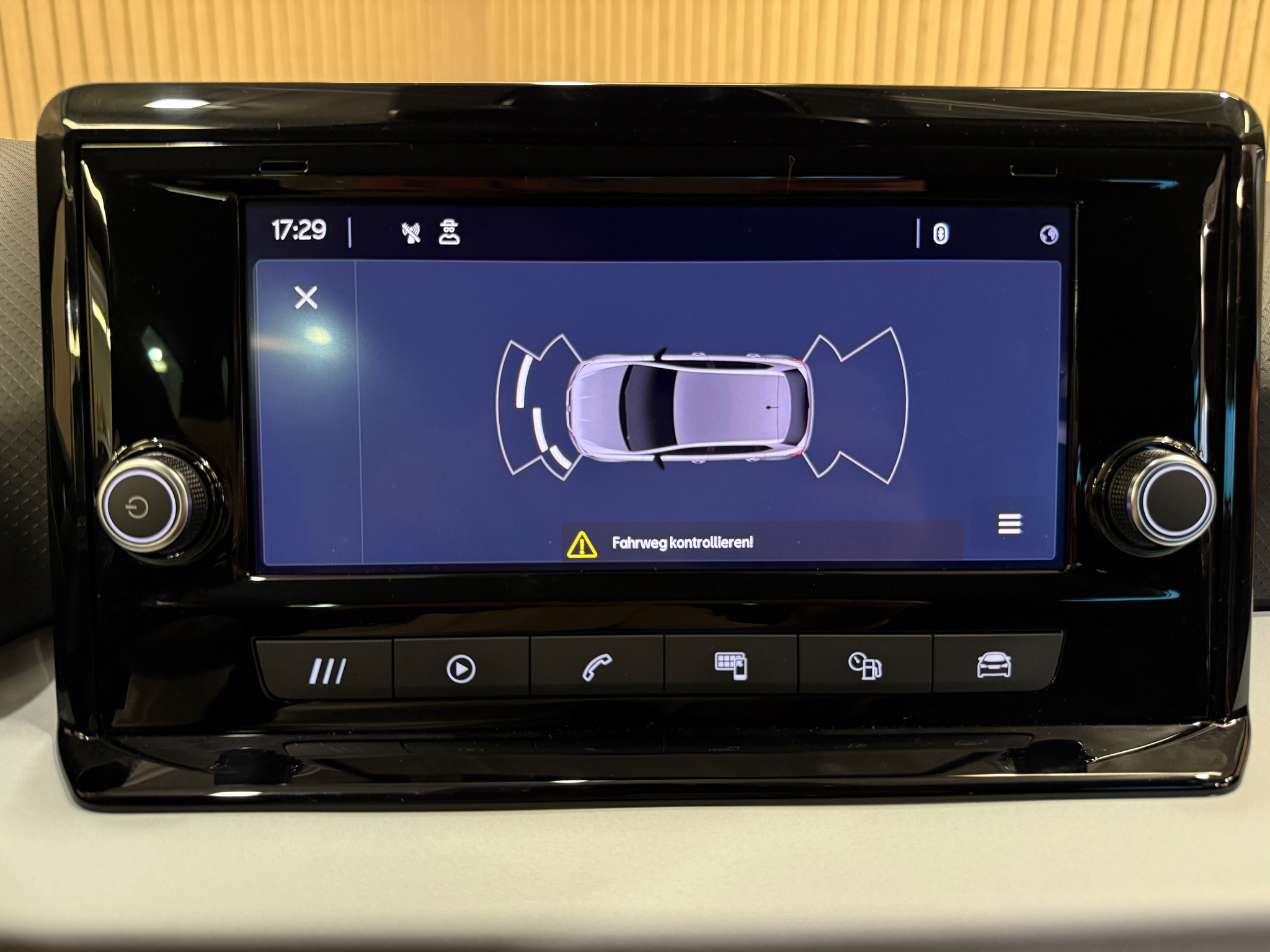 listing desktop thumbnail image 15