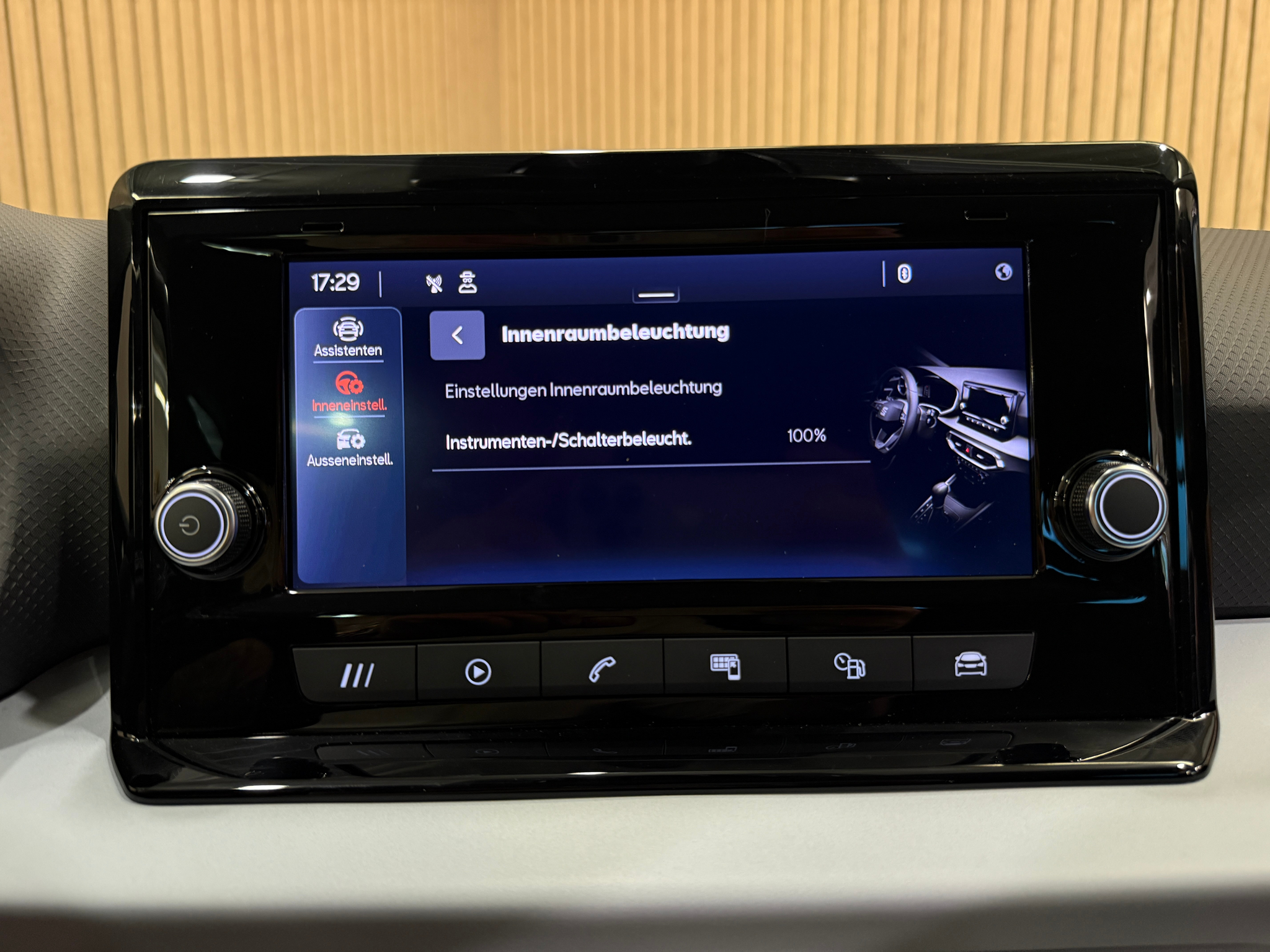 listing desktop thumbnail image 14