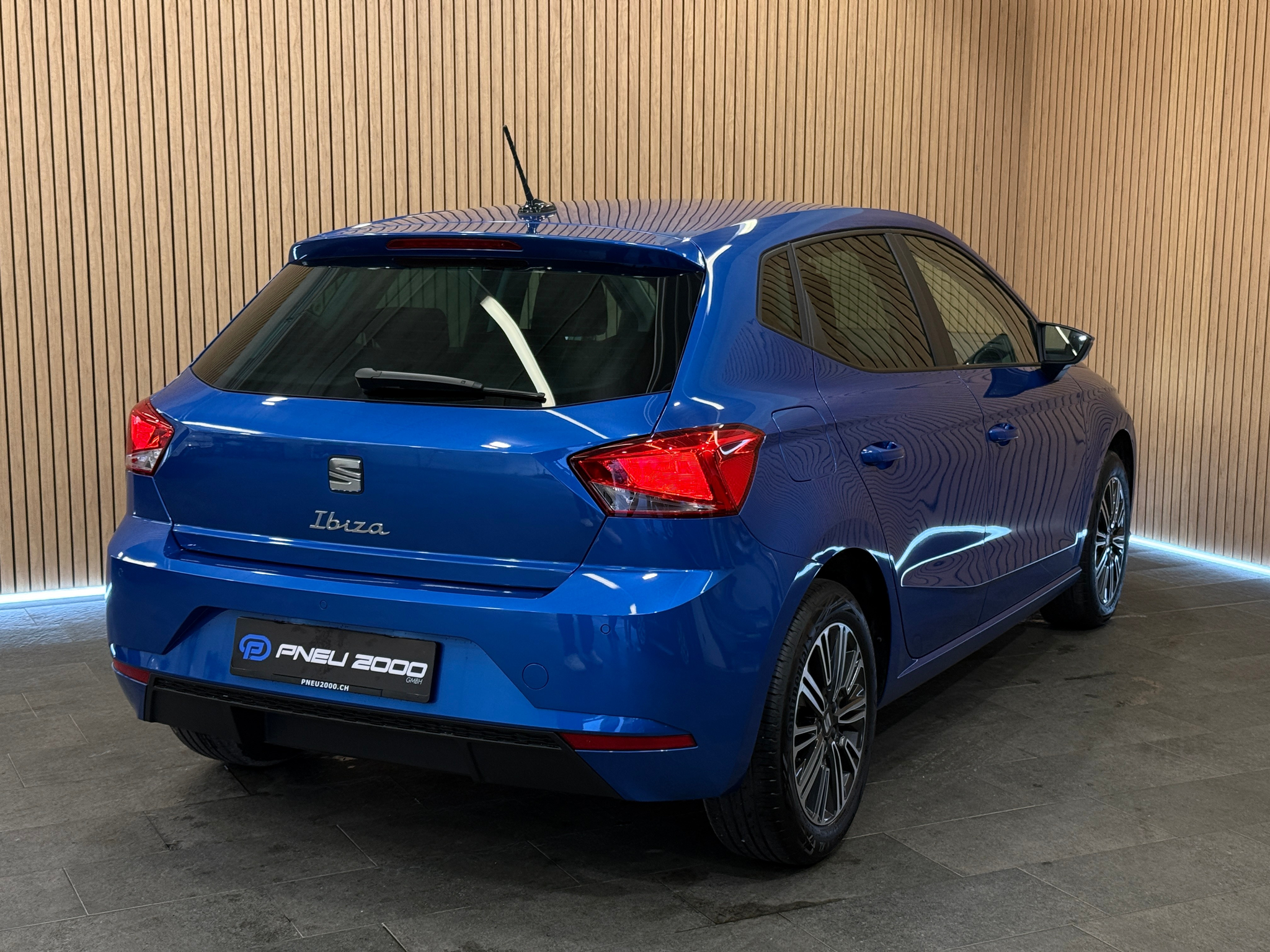 listing desktop thumbnail image 3