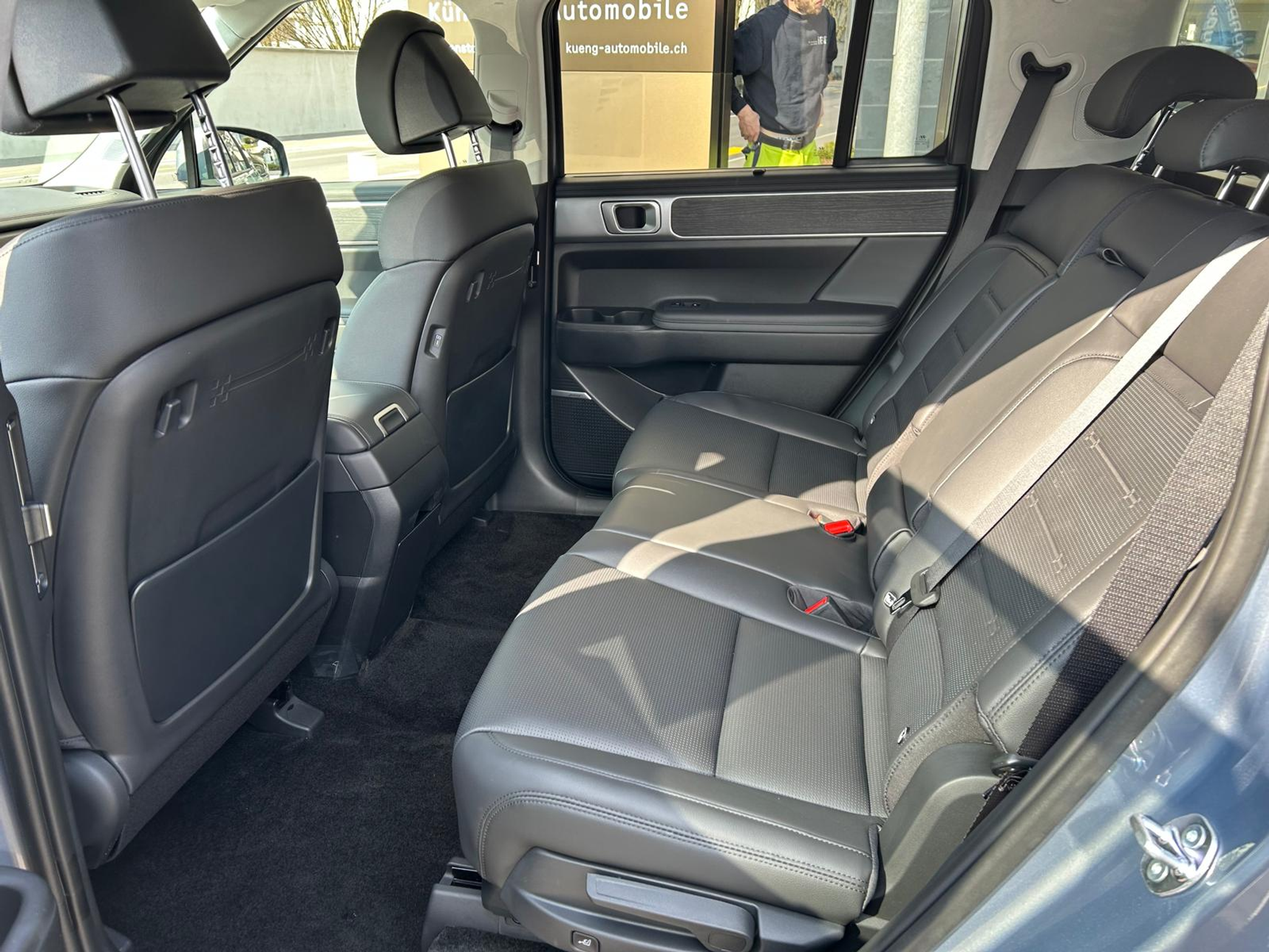 listing desktop thumbnail image 10