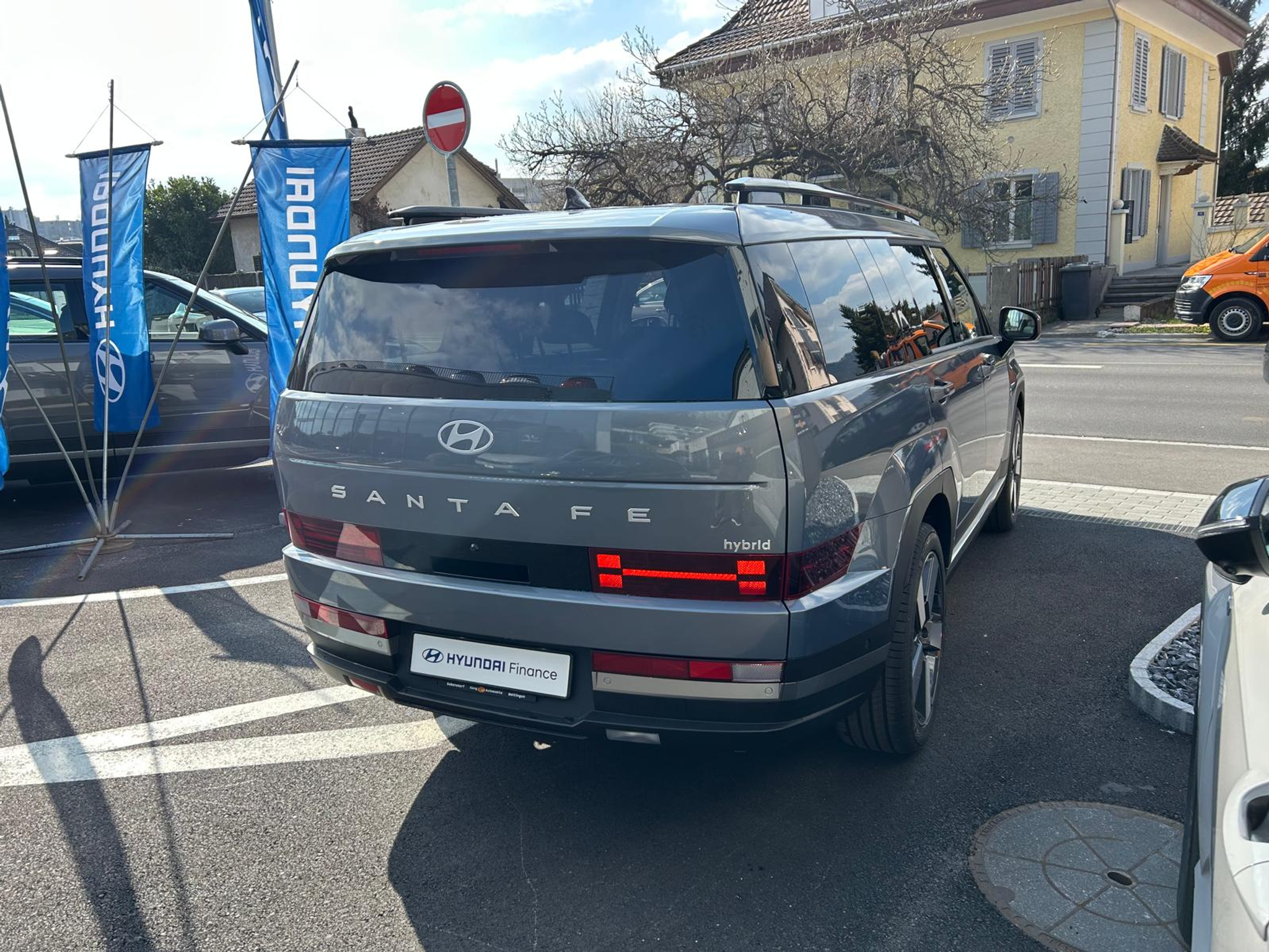 listing desktop thumbnail image 3