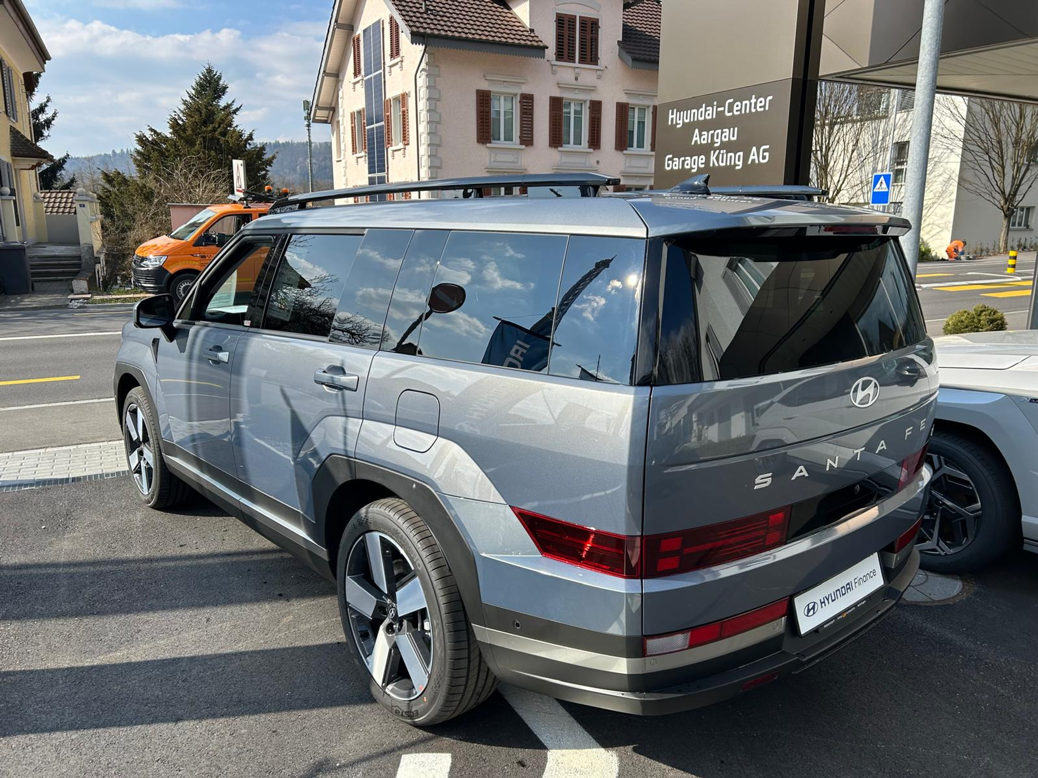 listing desktop thumbnail image 4