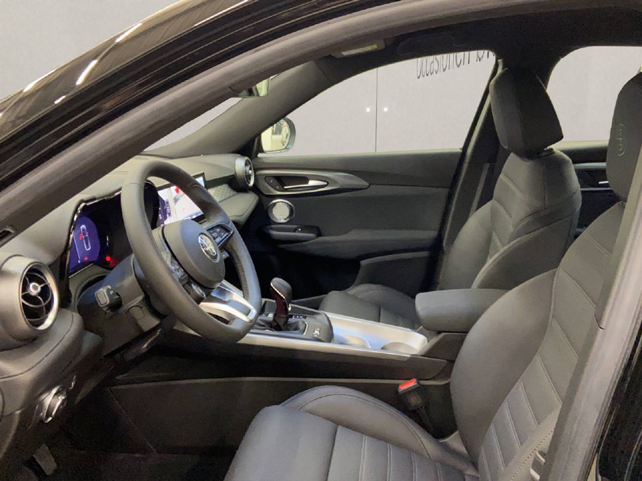 listing desktop thumbnail image 4