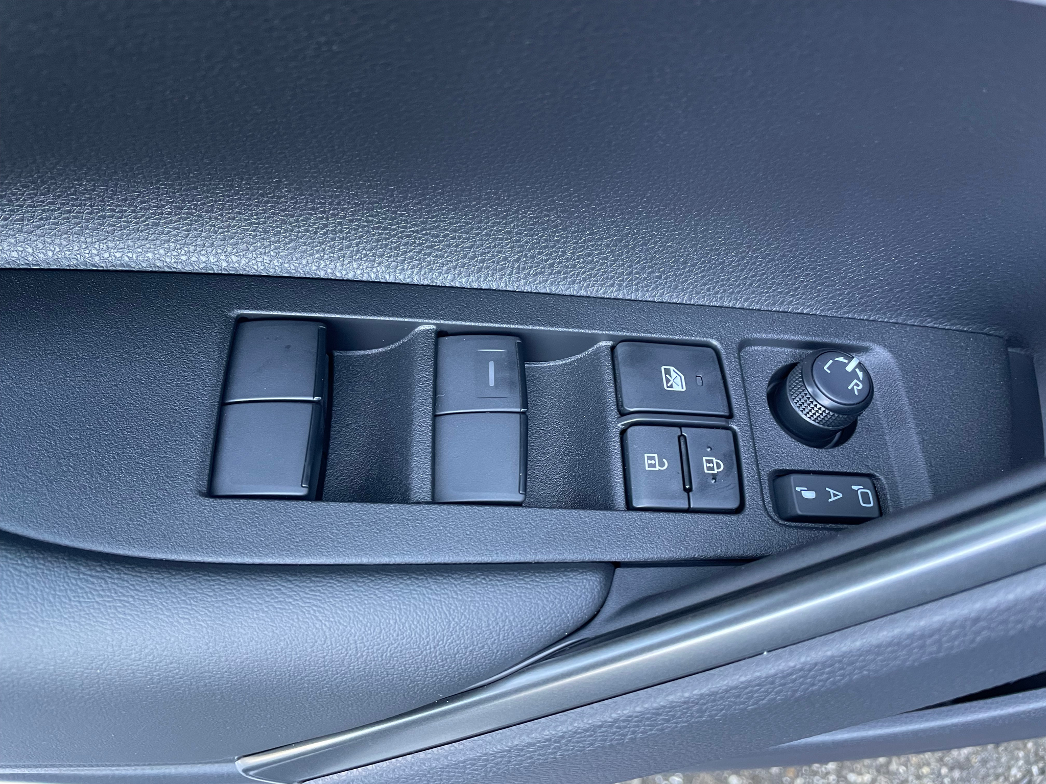 listing desktop thumbnail image 21