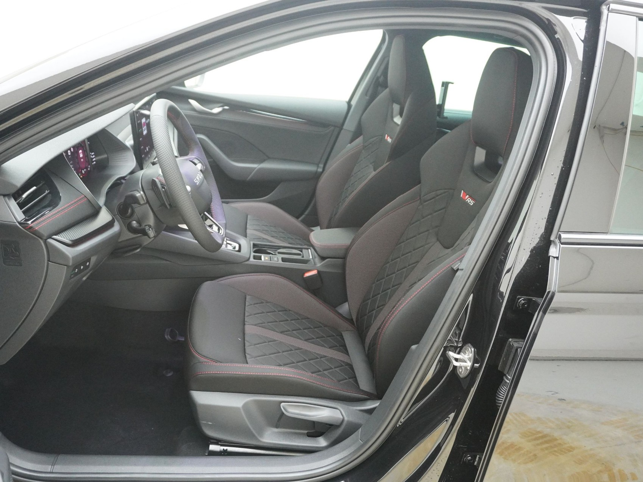 listing desktop thumbnail image 13