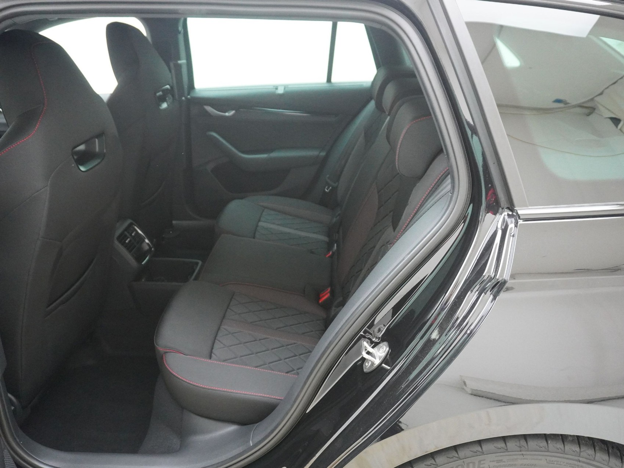 listing desktop thumbnail image 15