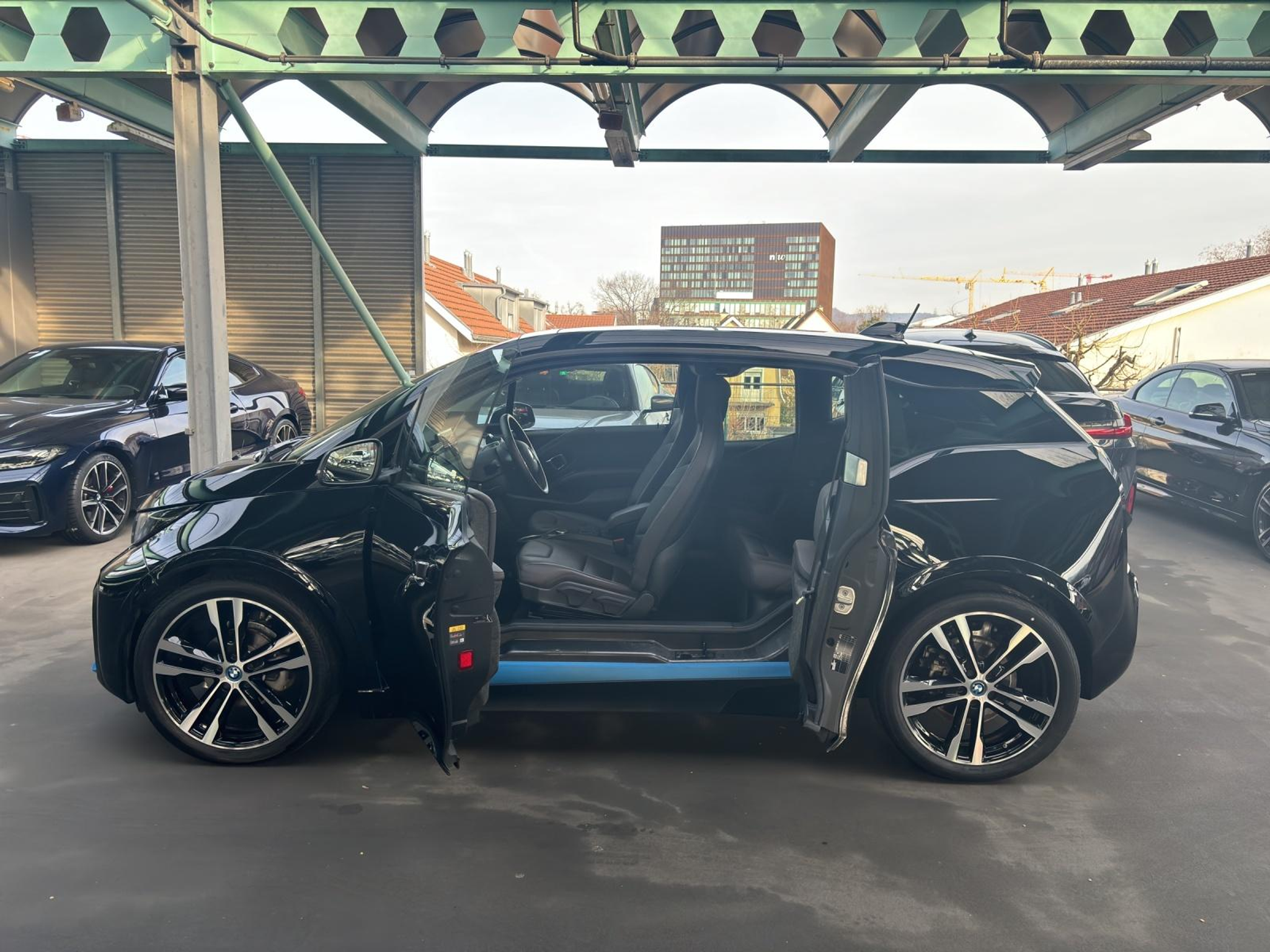 listing desktop thumbnail image 24