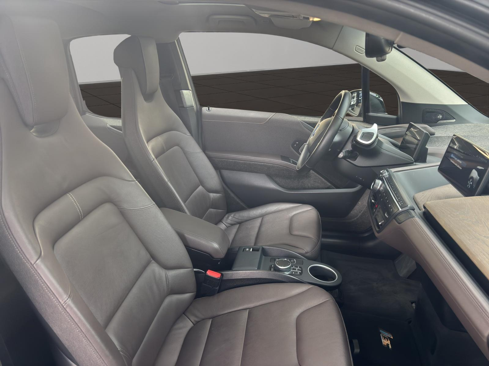 listing desktop thumbnail image 10