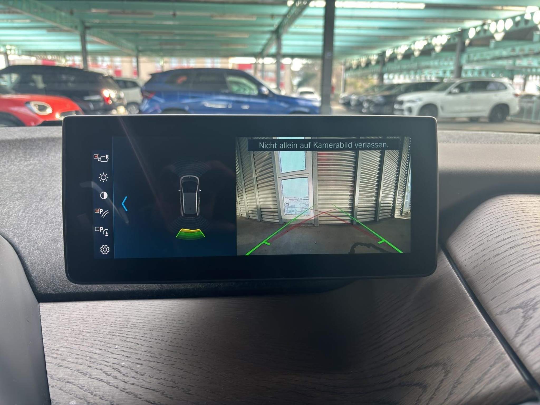 listing desktop thumbnail image 15