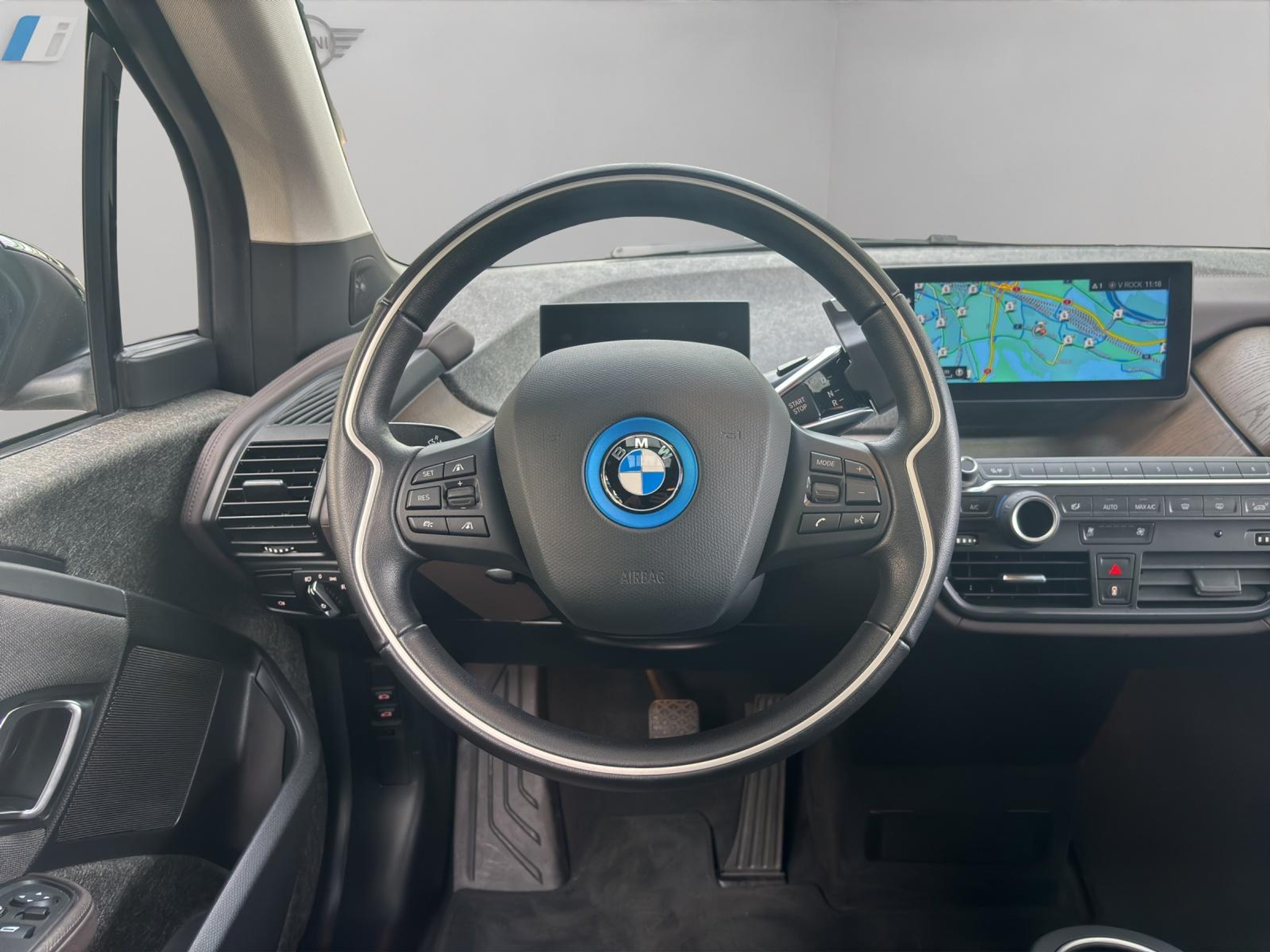 listing desktop thumbnail image 5