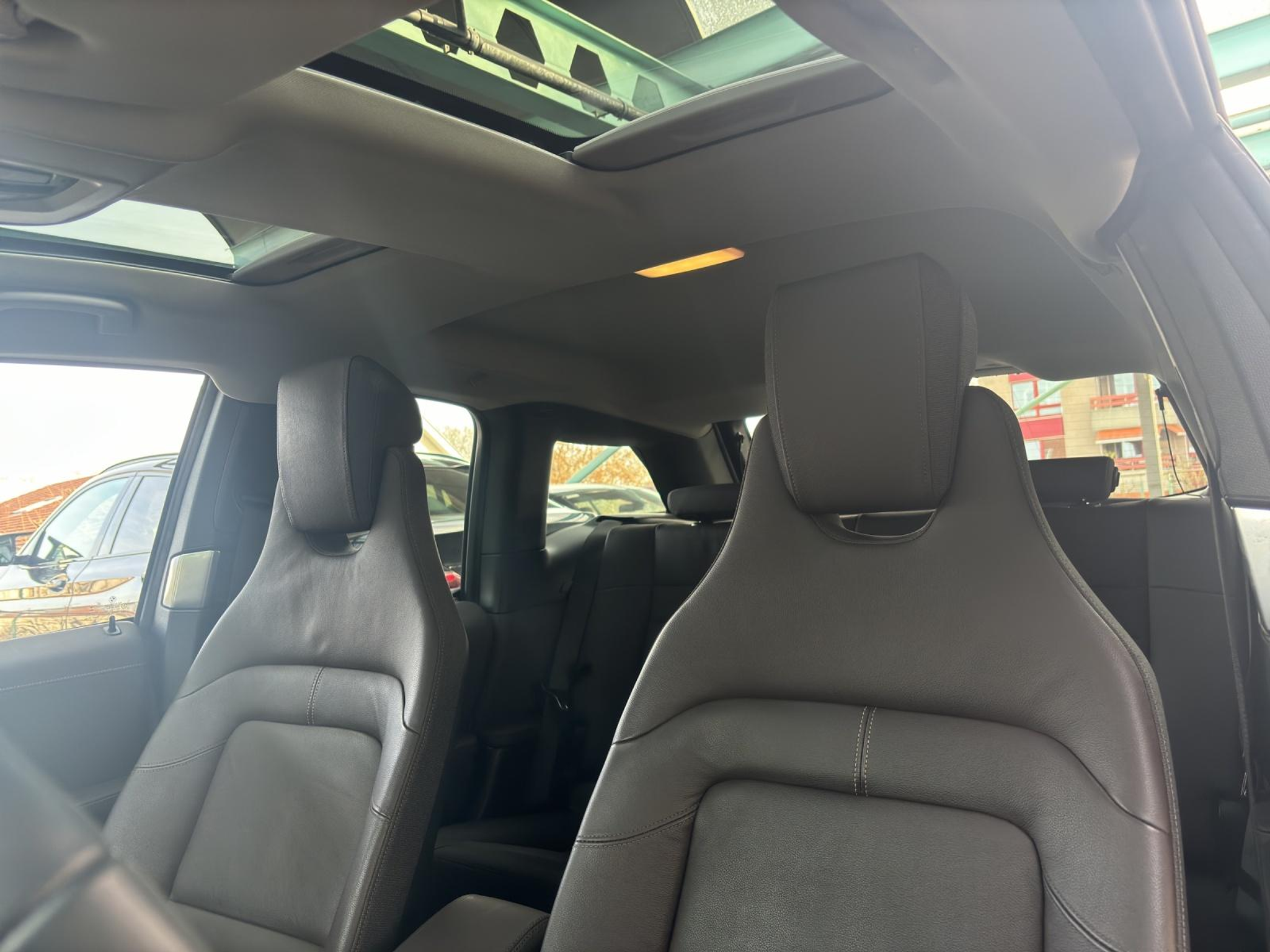 listing desktop thumbnail image 12