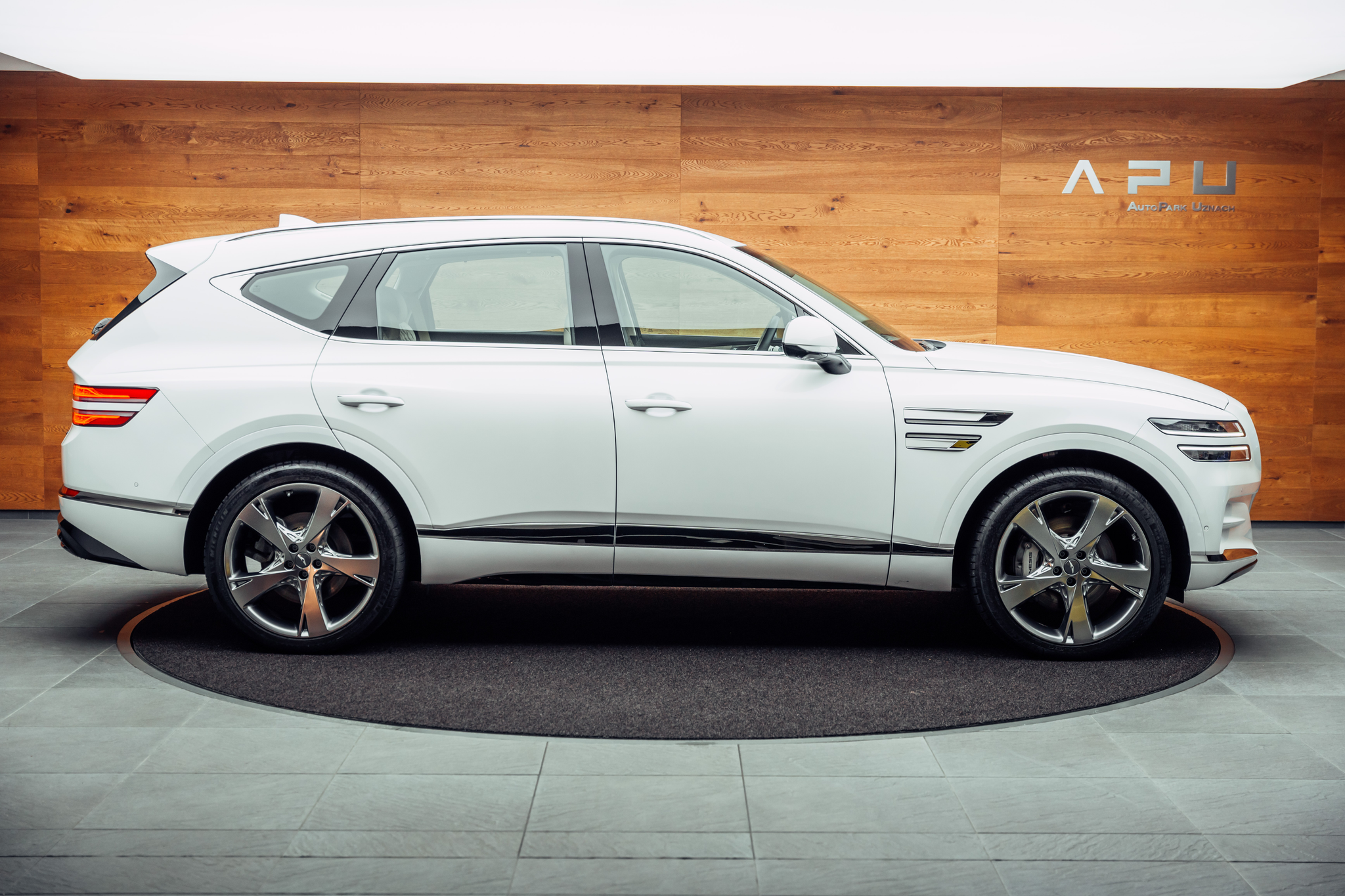 listing desktop thumbnail image 9