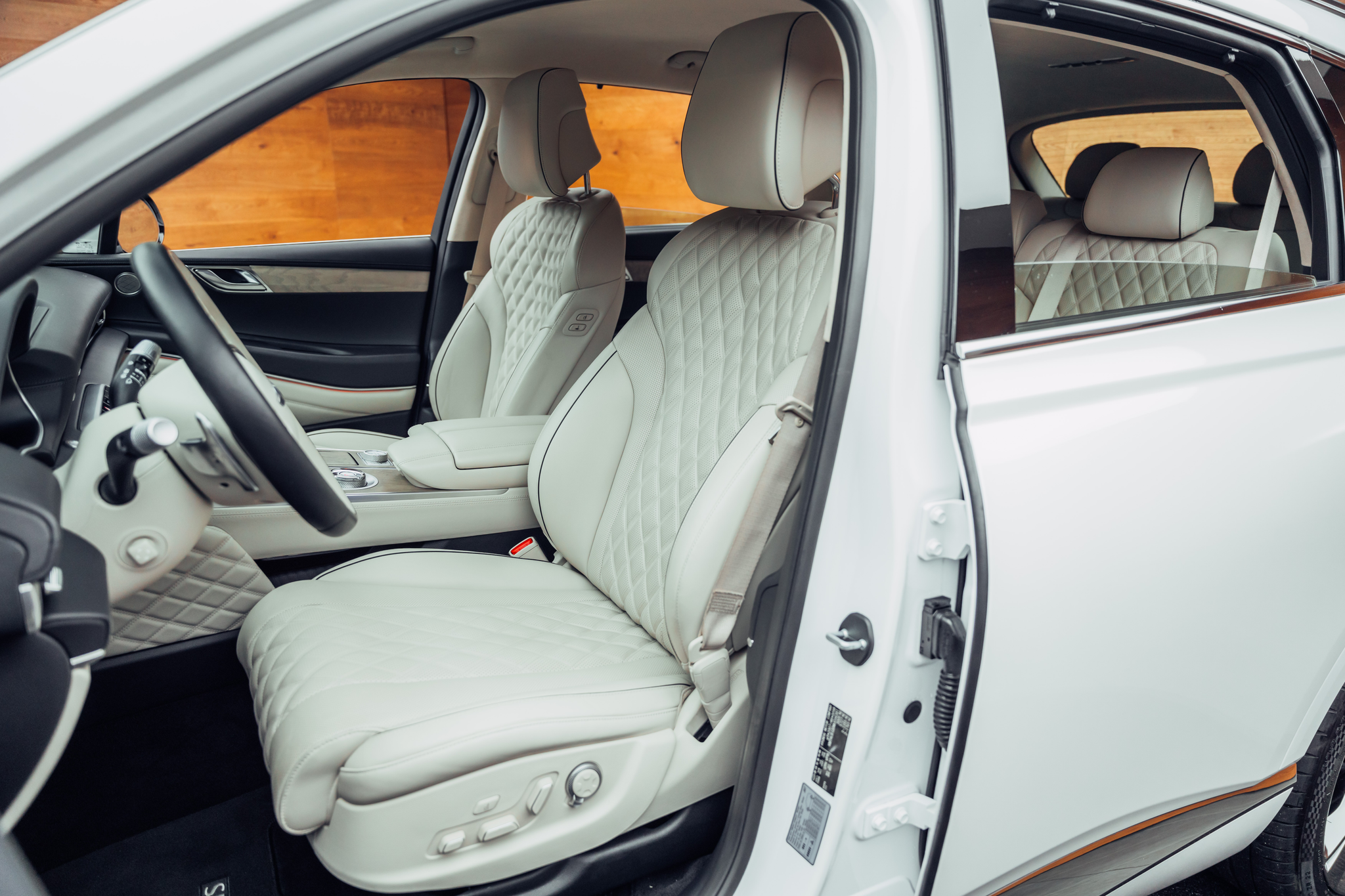 listing desktop thumbnail image 6