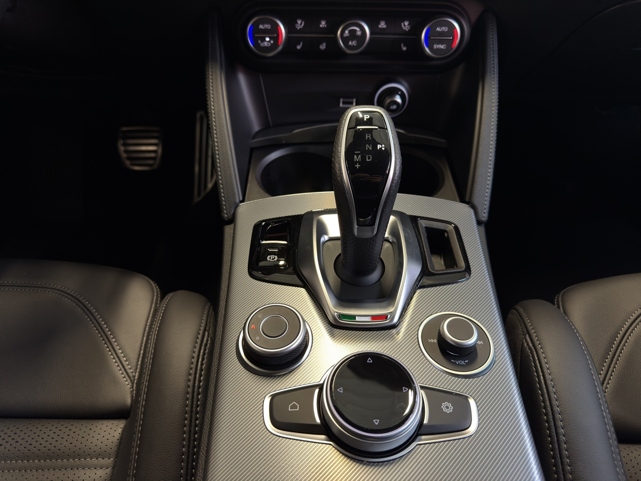 listing desktop thumbnail image 9