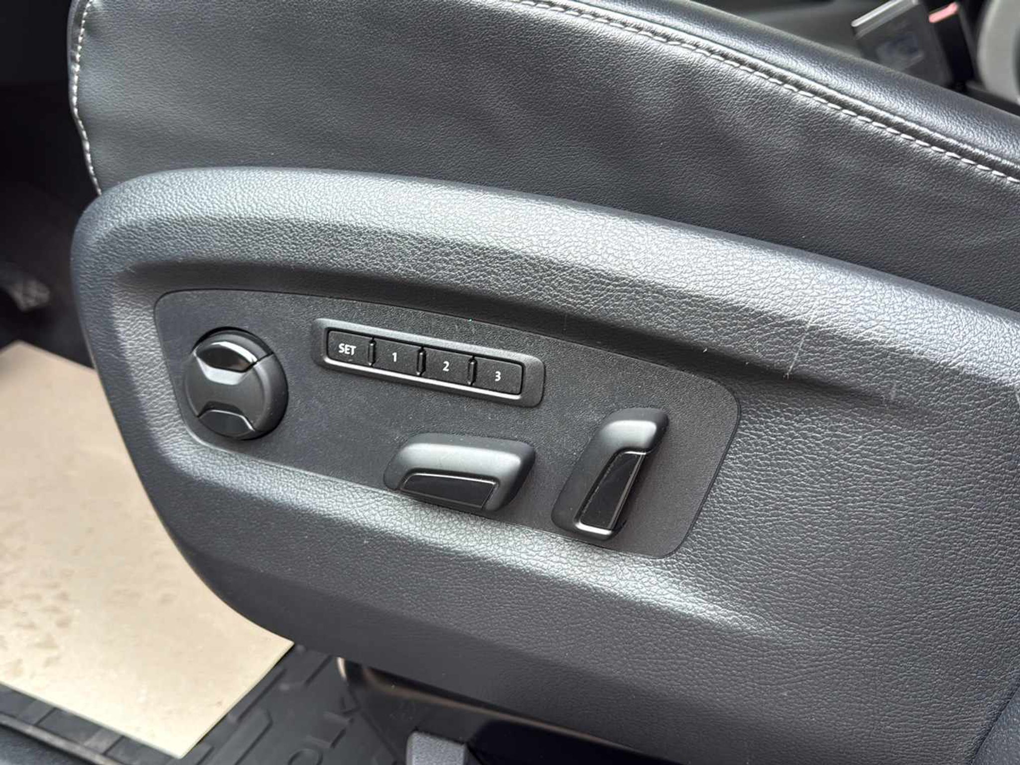 listing desktop thumbnail image 14