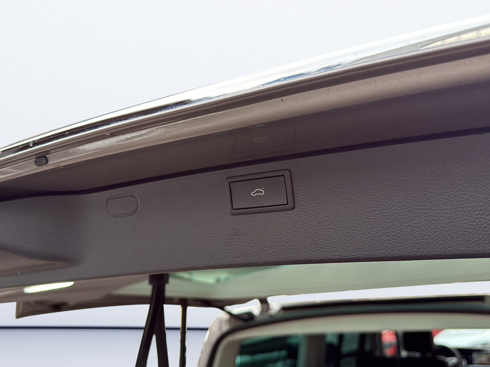 listing desktop thumbnail image 15