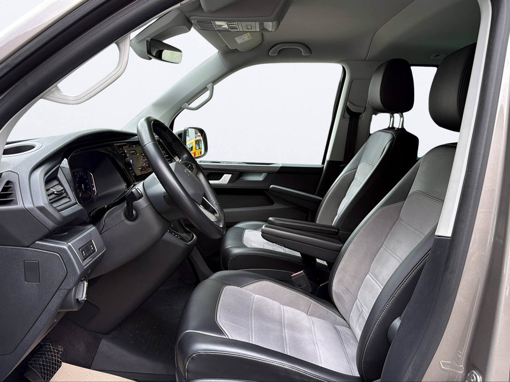 listing desktop thumbnail image 8