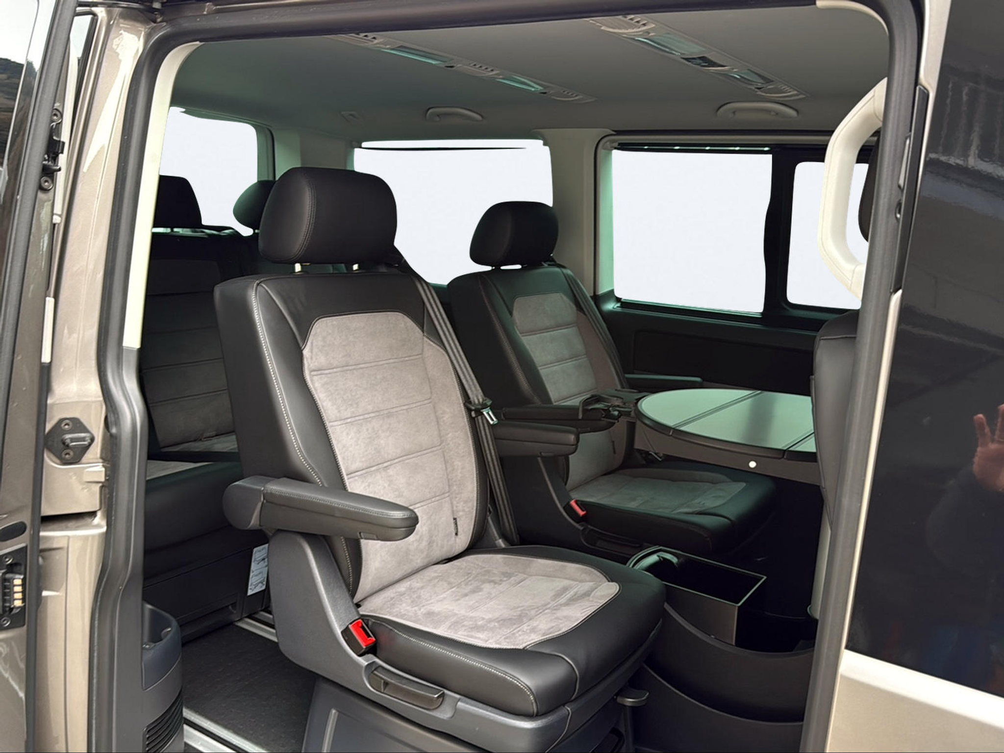 listing desktop thumbnail image 11