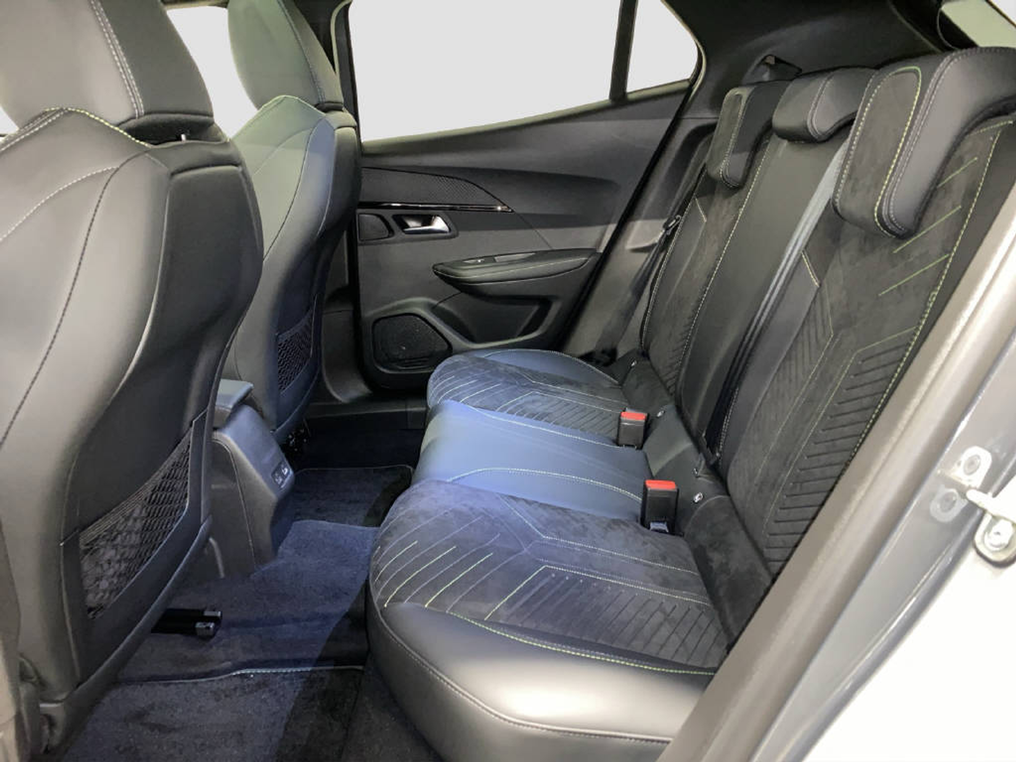 listing desktop thumbnail image 12