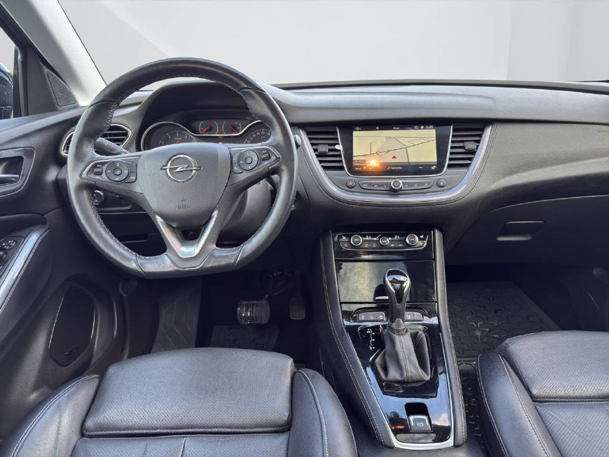 listing desktop thumbnail image 11