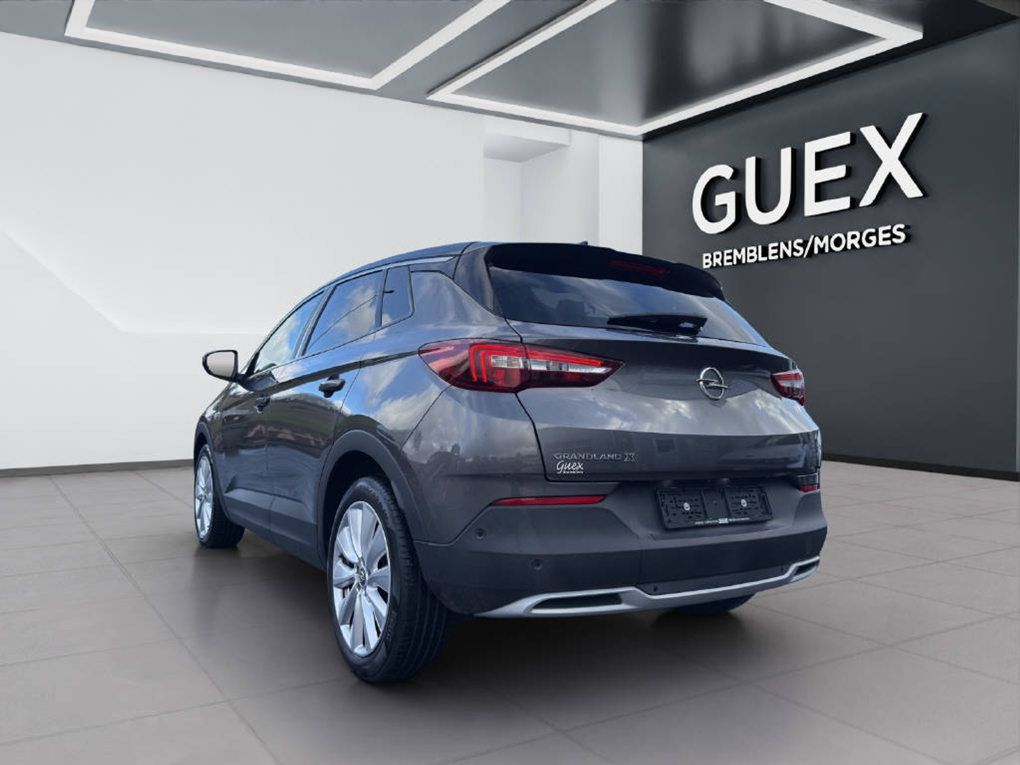 listing desktop thumbnail image 2