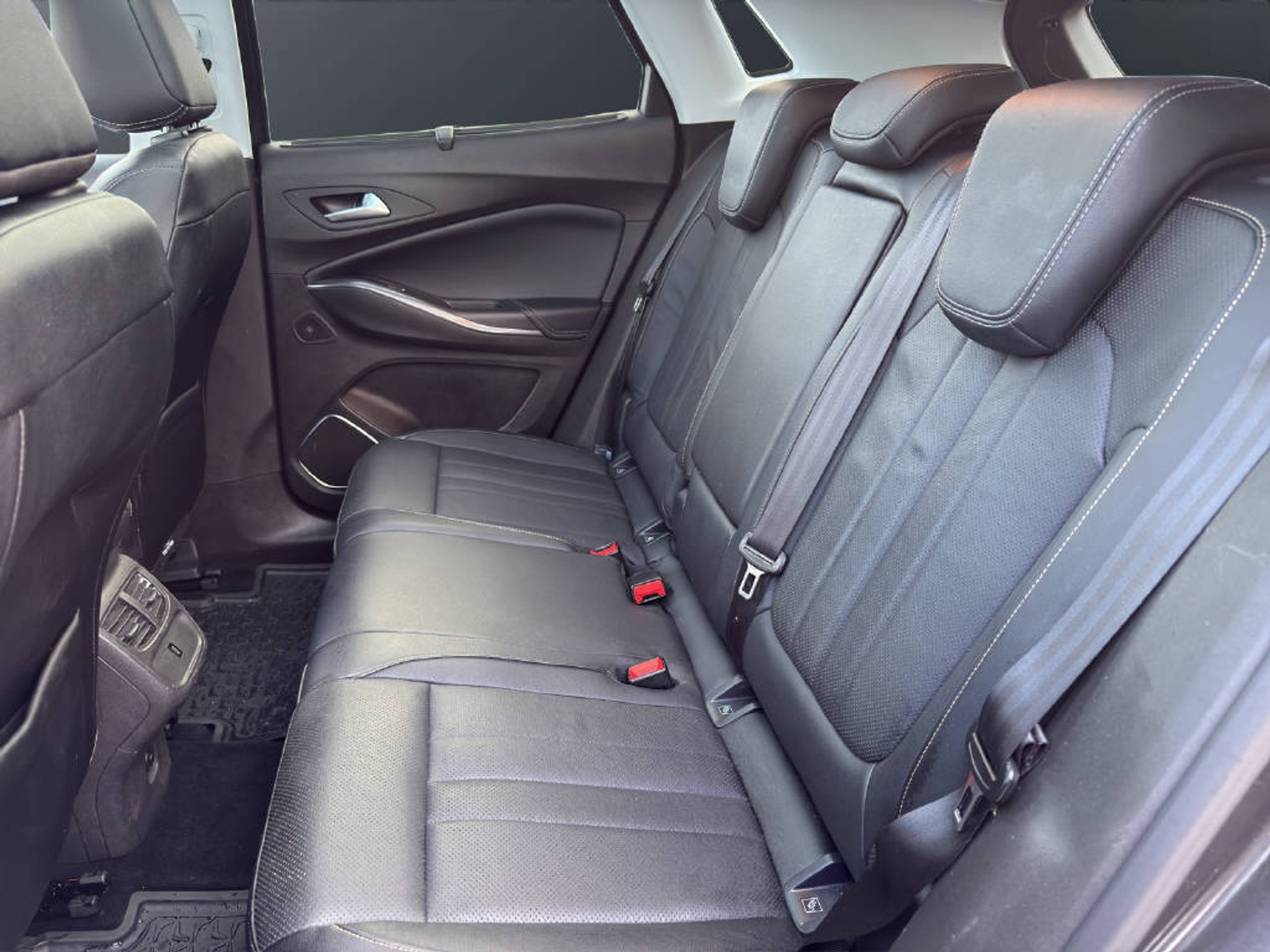 listing desktop thumbnail image 10