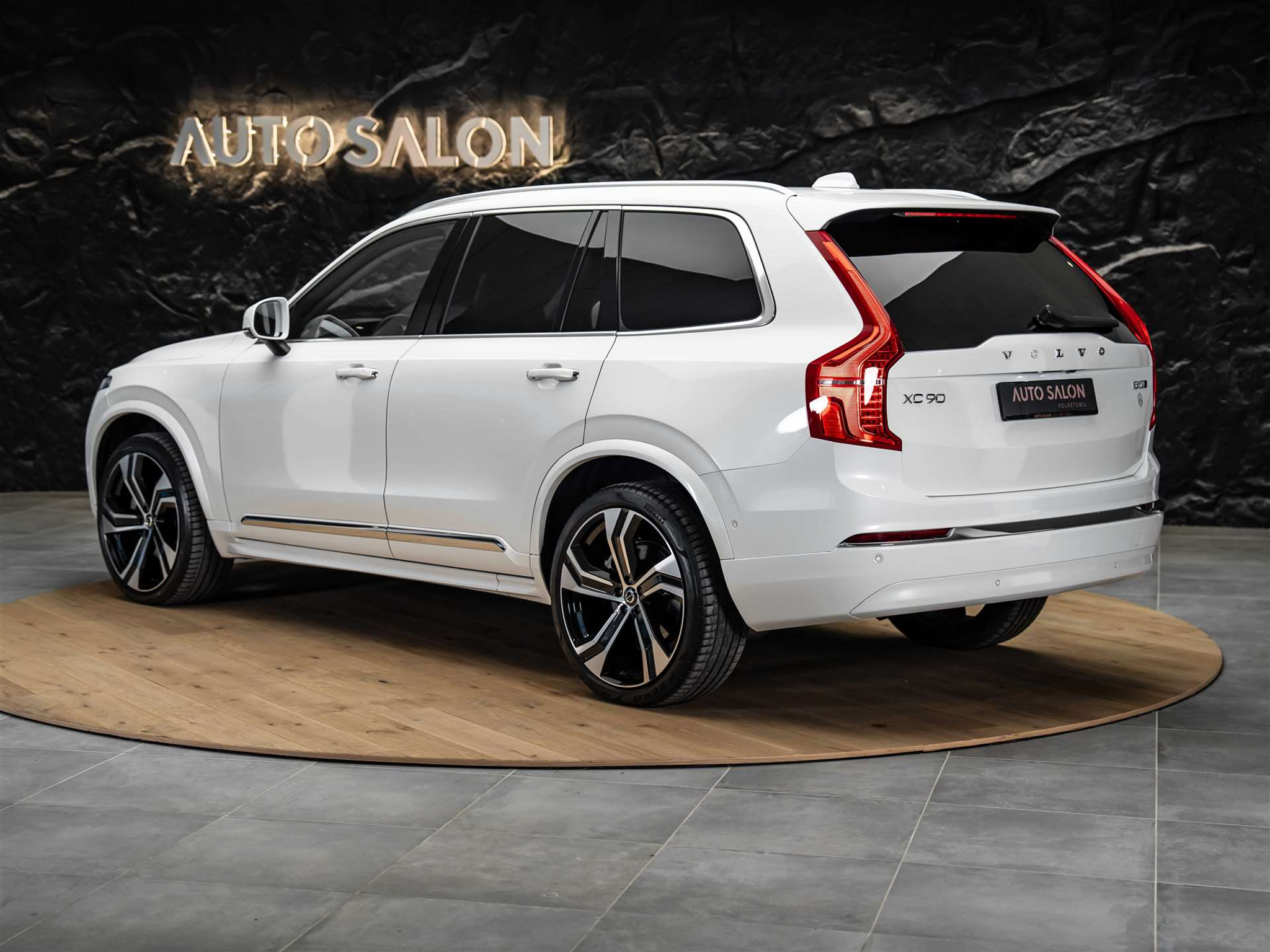 listing desktop thumbnail image 2