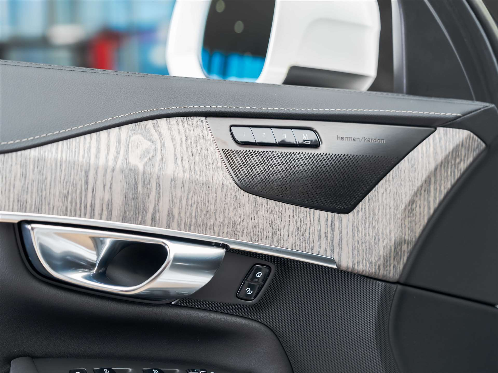 listing desktop thumbnail image 24